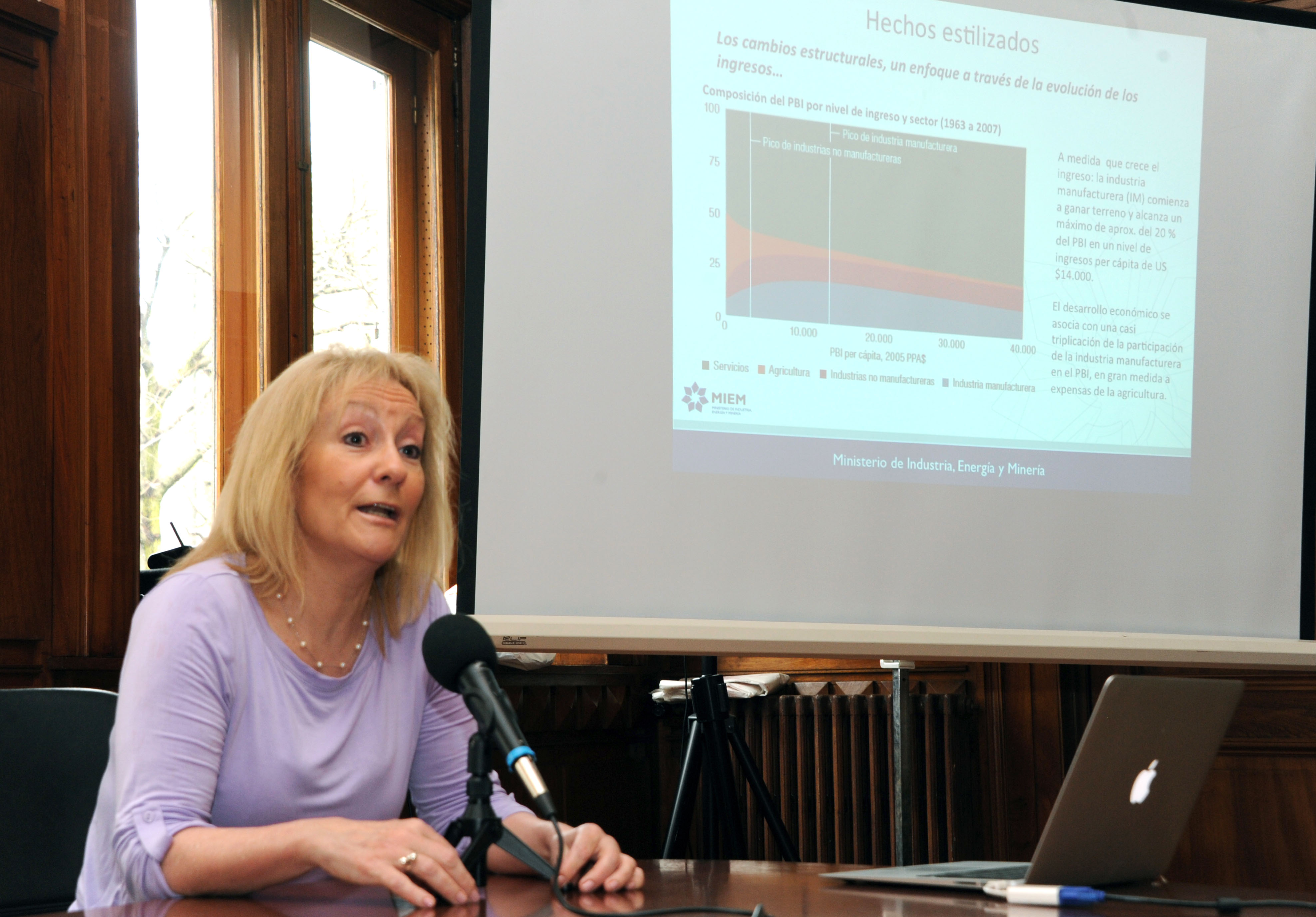Presentación por parte de la ministra de Industria, Energía y Minería, Carolina Cosse