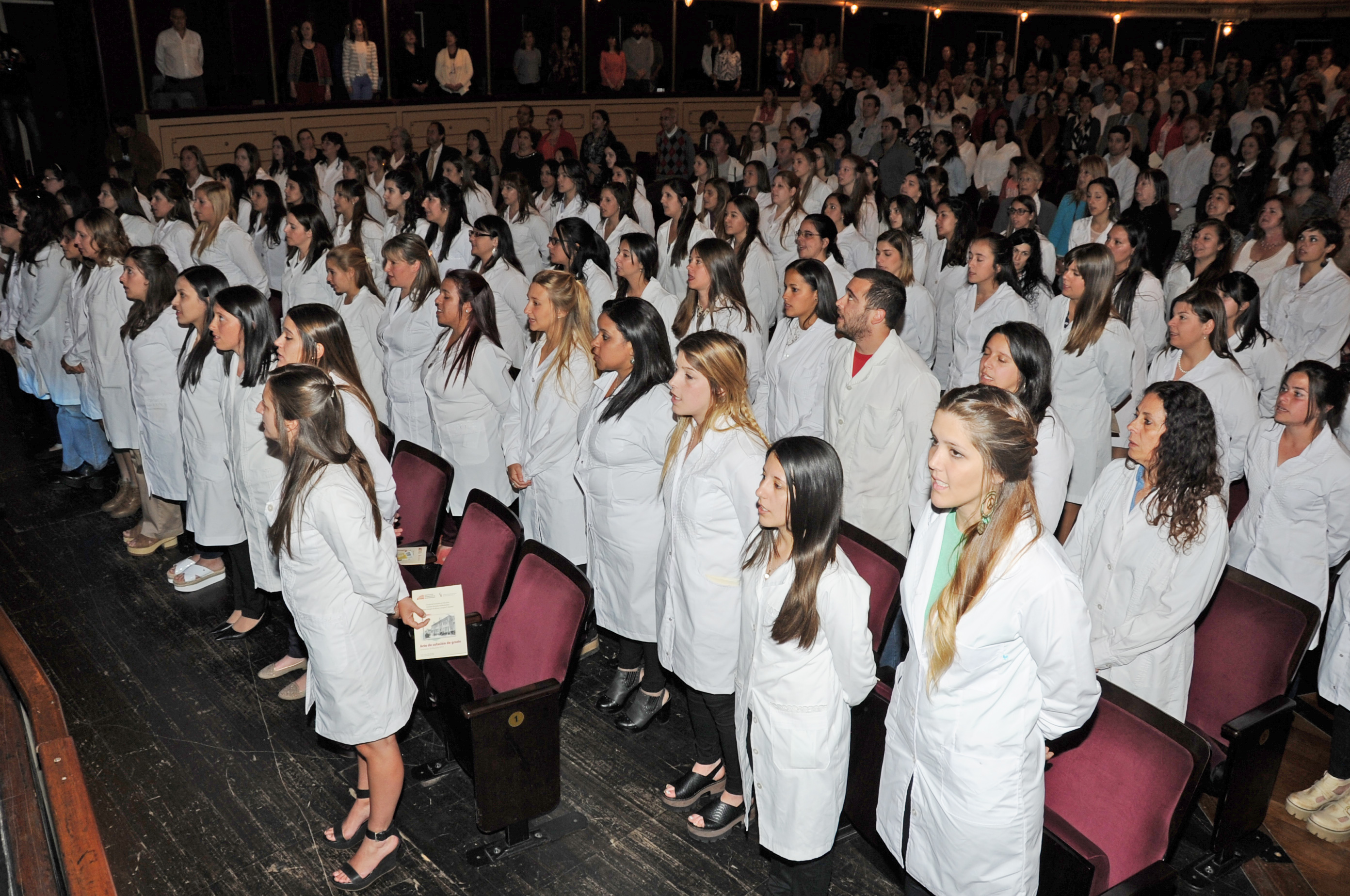 Docentes durante la ceremonia de graduación