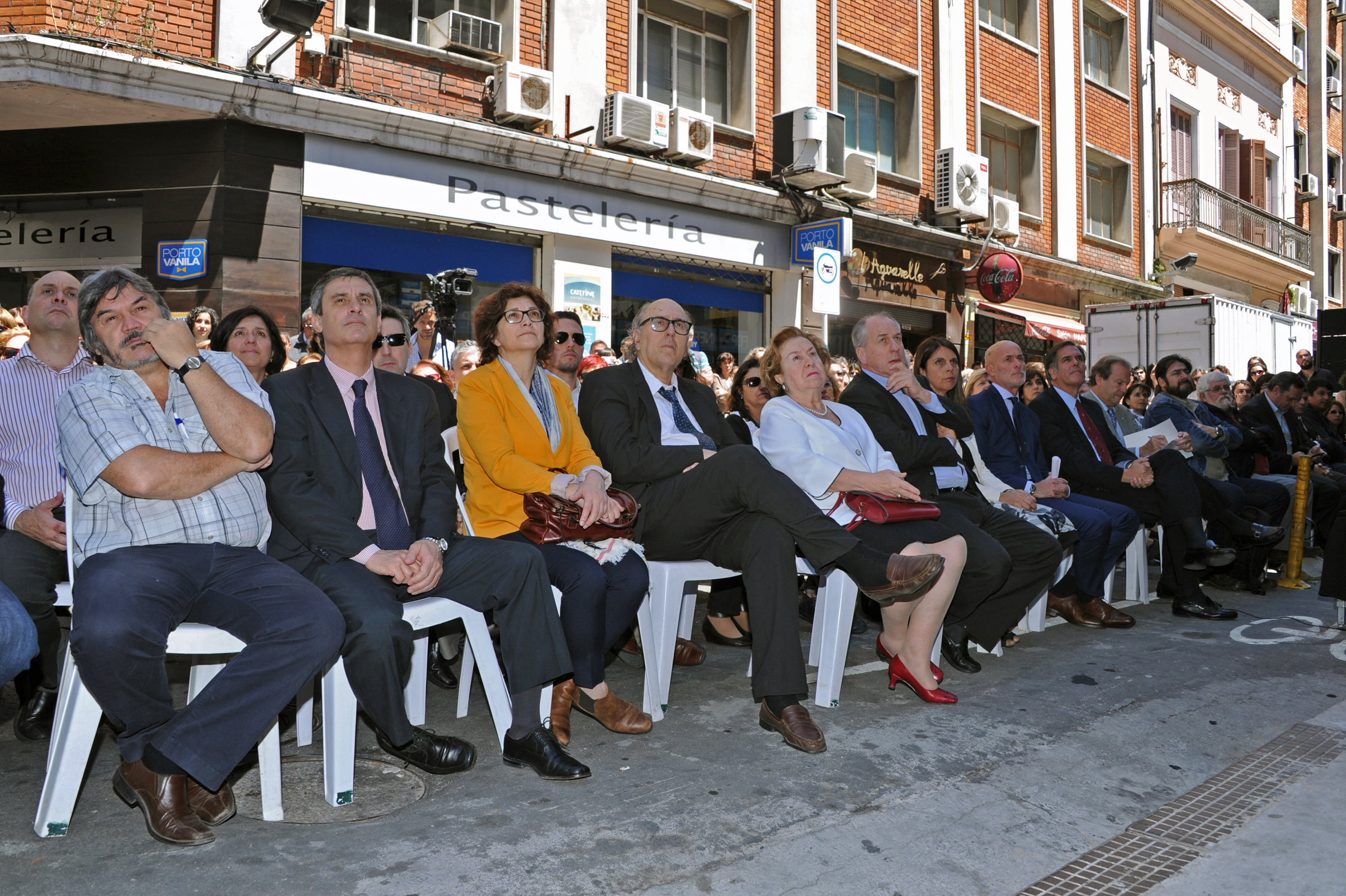 Asistentes a la inauguración