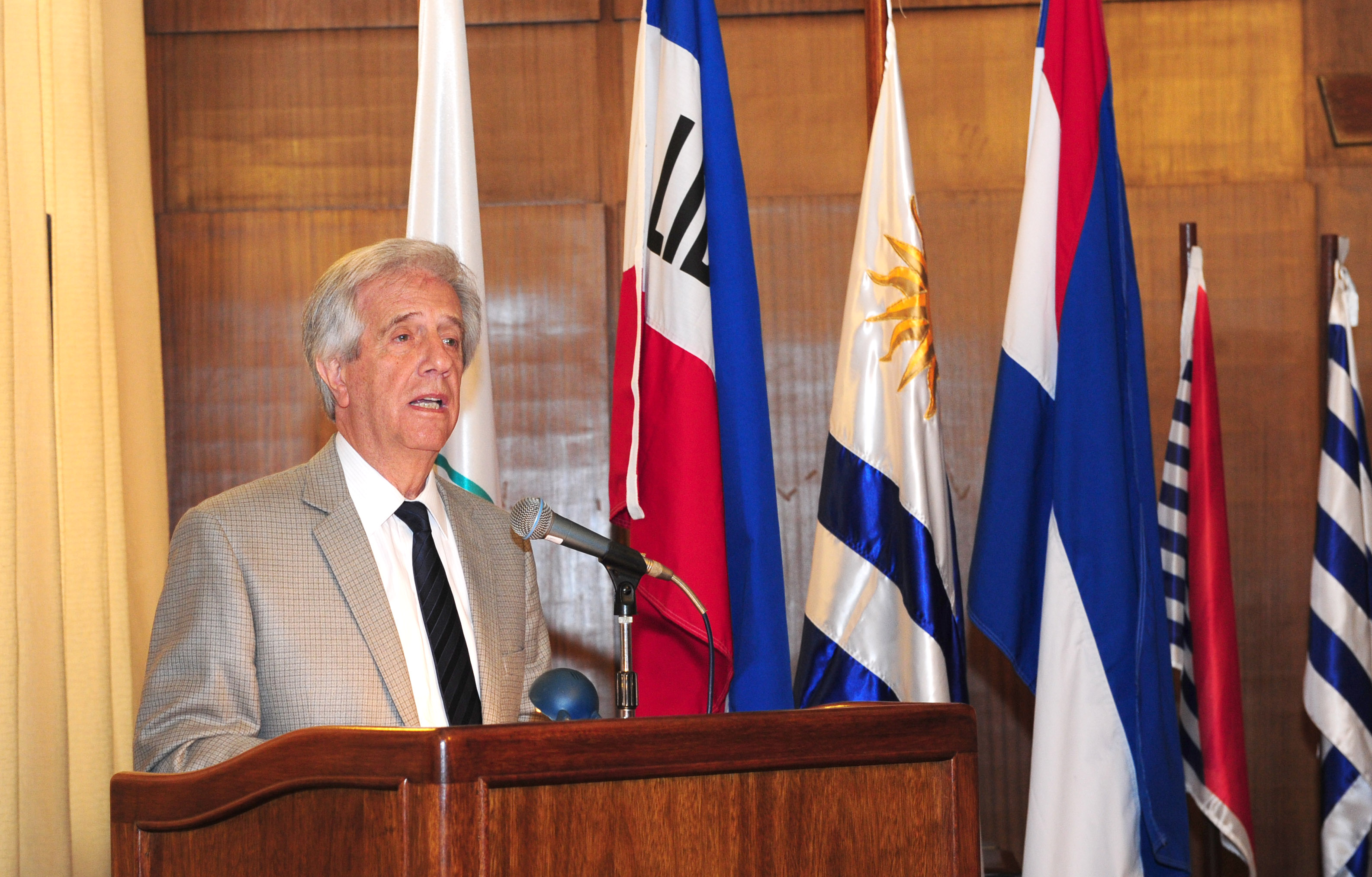 Presidente Tabaré Vázquez en la apertura del Plenario Nacional de Municipios