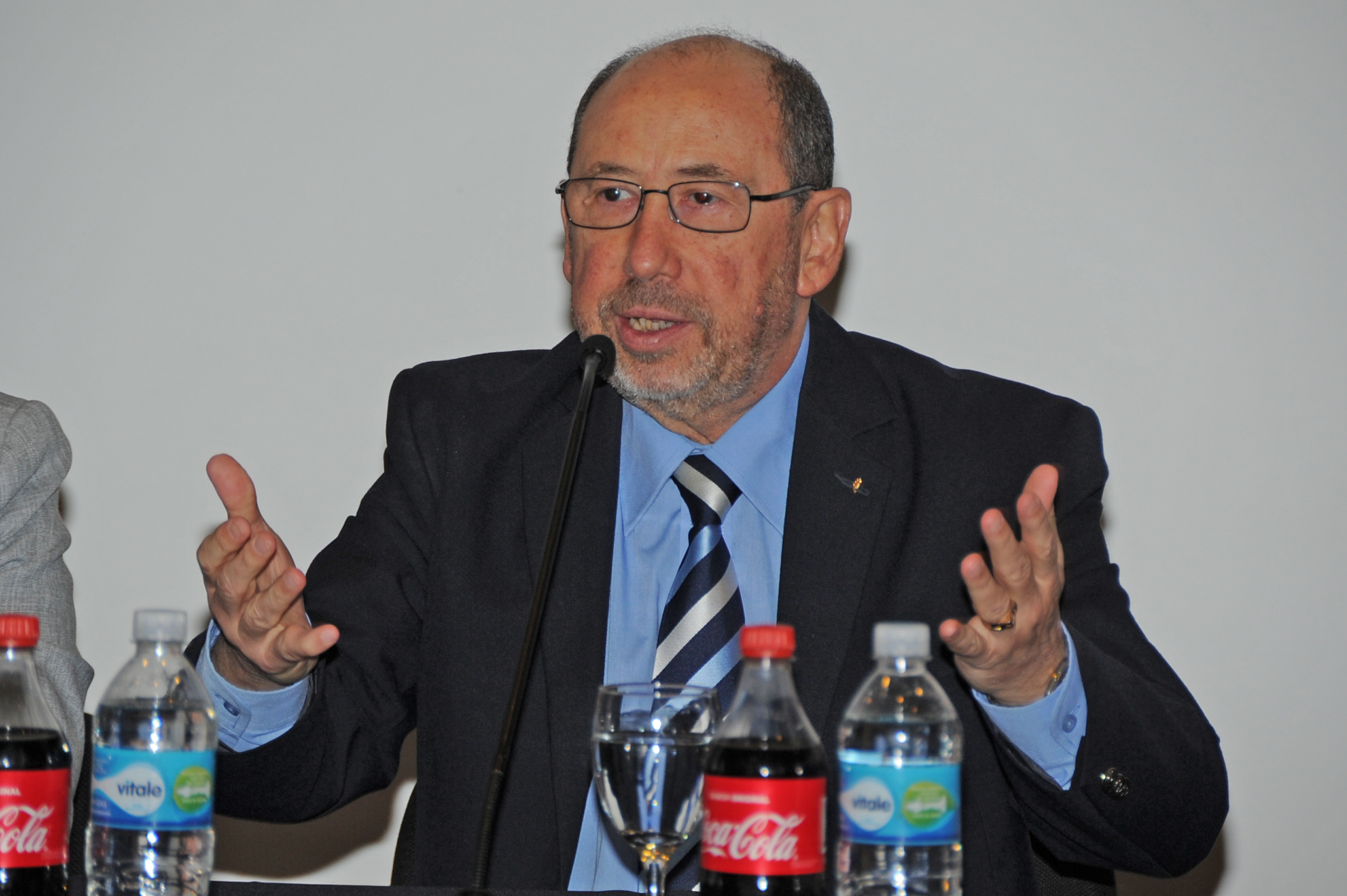 Subsecretario de Secretaría Nacional del Deporte, Alfredo Etchandy, dirigiéndose a los presentes