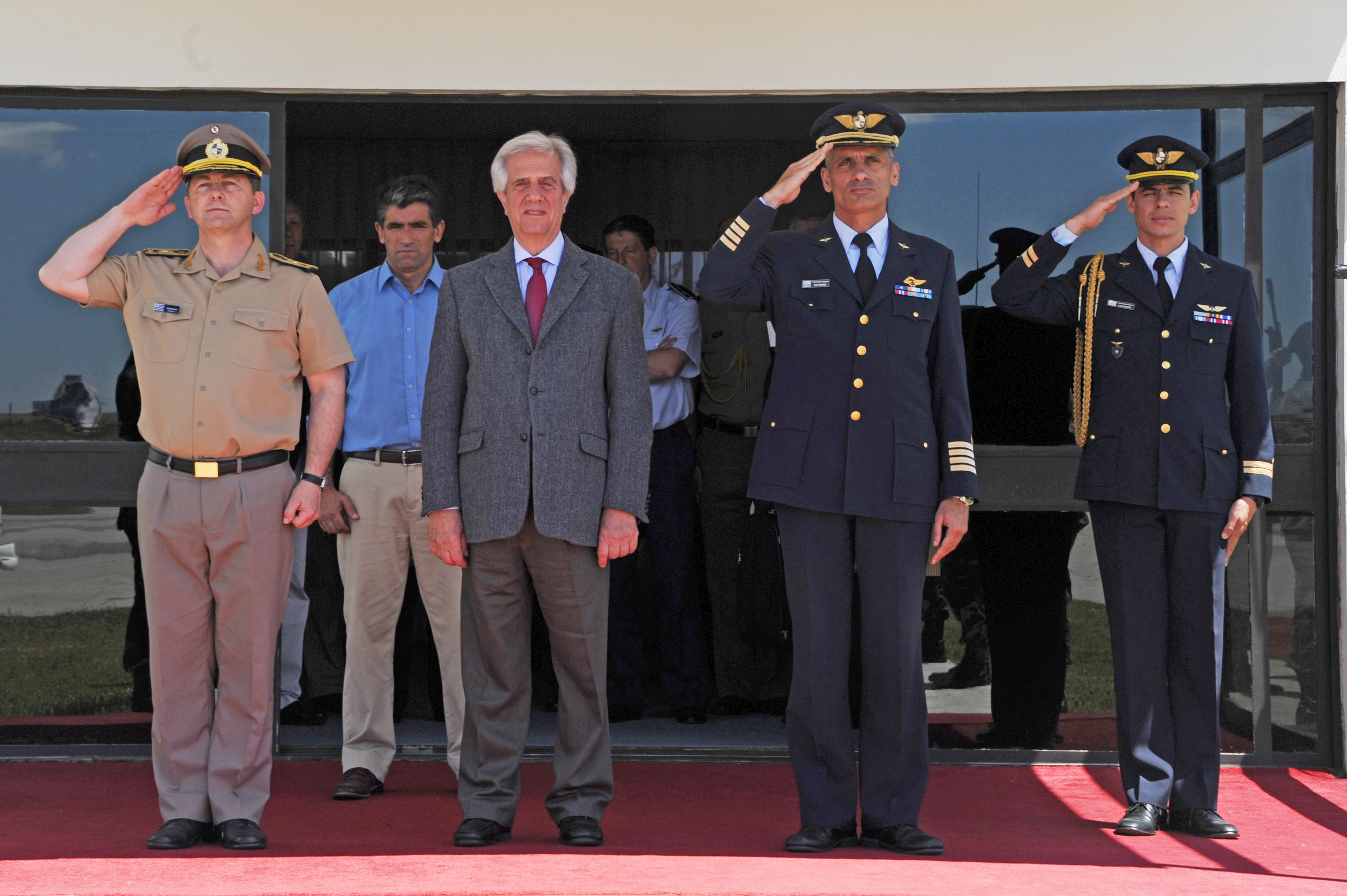 Presidente Vázquez en Base Aérea Nro. 1