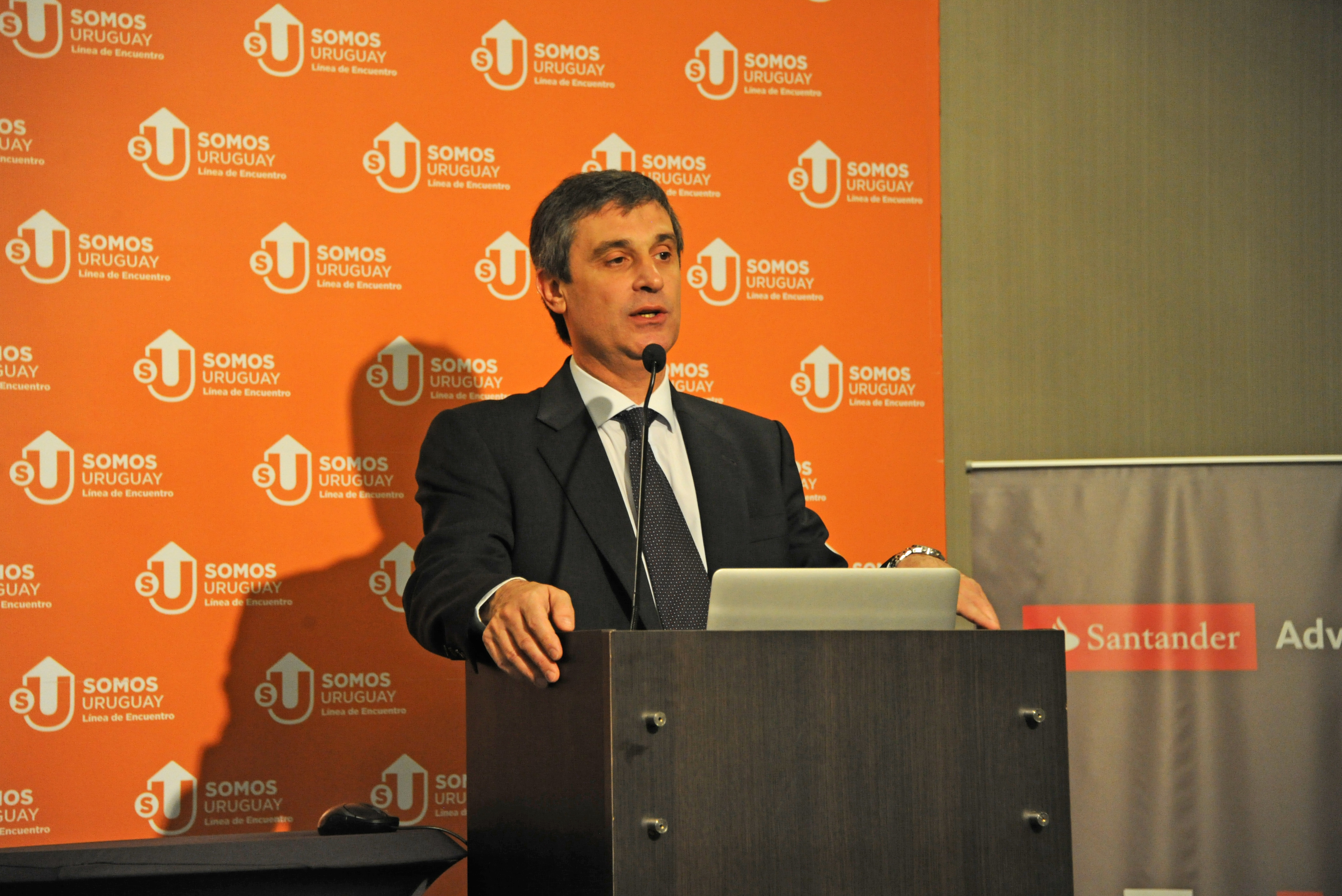 Director de la Oficina de Planeamiento y Presupuesto, OPP, Álvaro García, disertó en Somos Uruguay