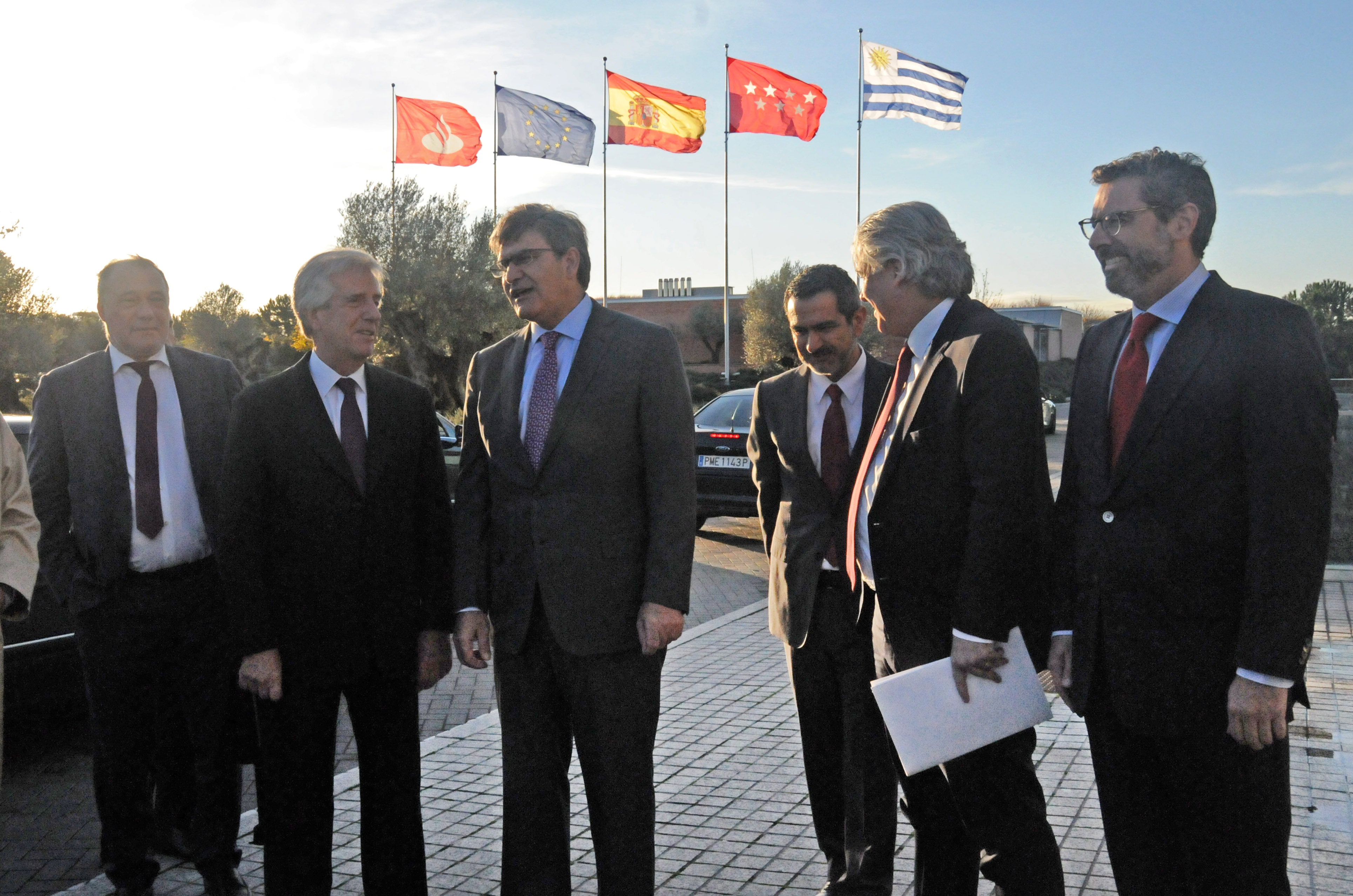 Encuentro entre Vázquez con empresarios y gerentes de empresa en la Ciudad Grupo Santander