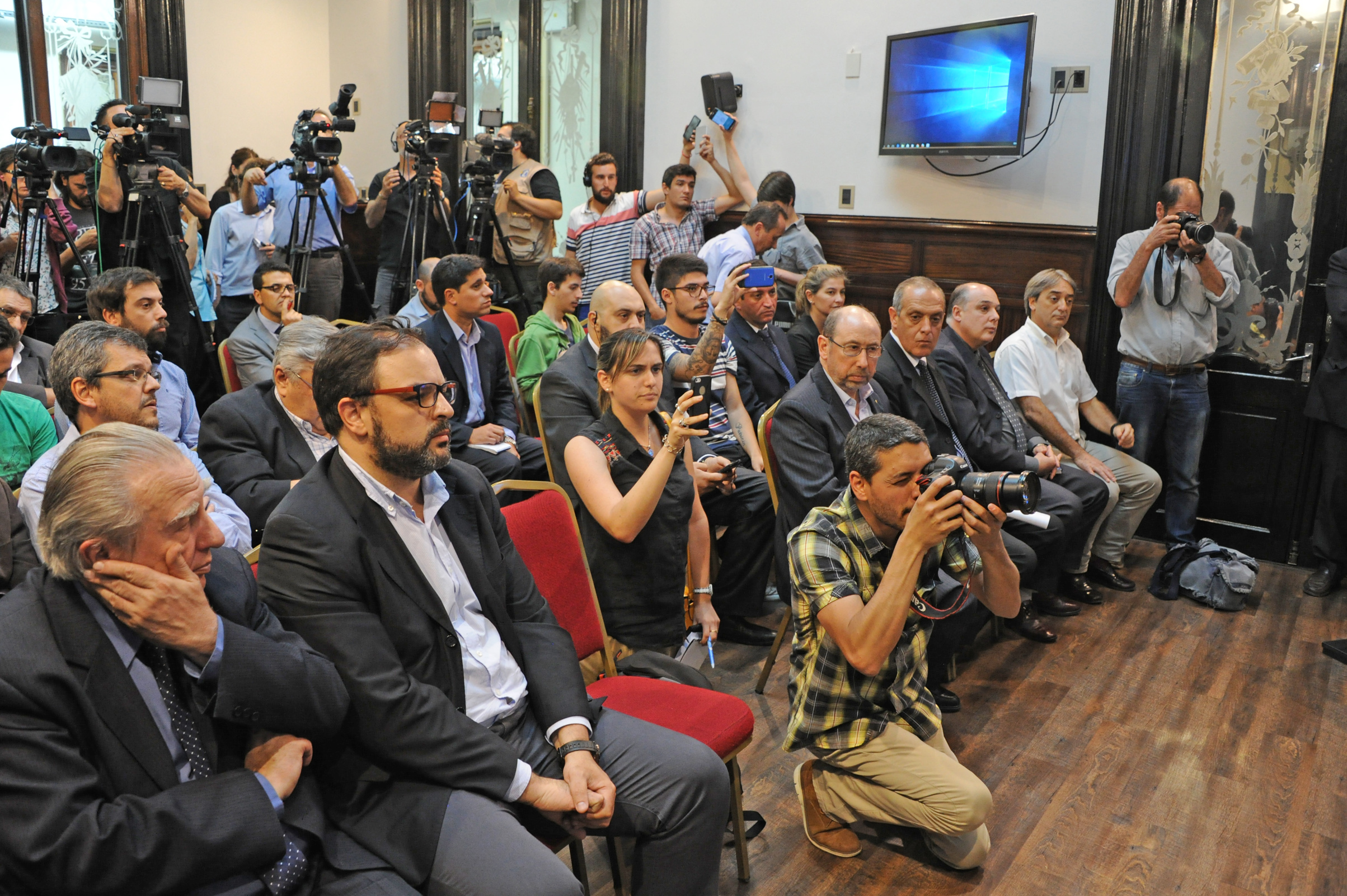 Asistentes a la conferencia de prensa