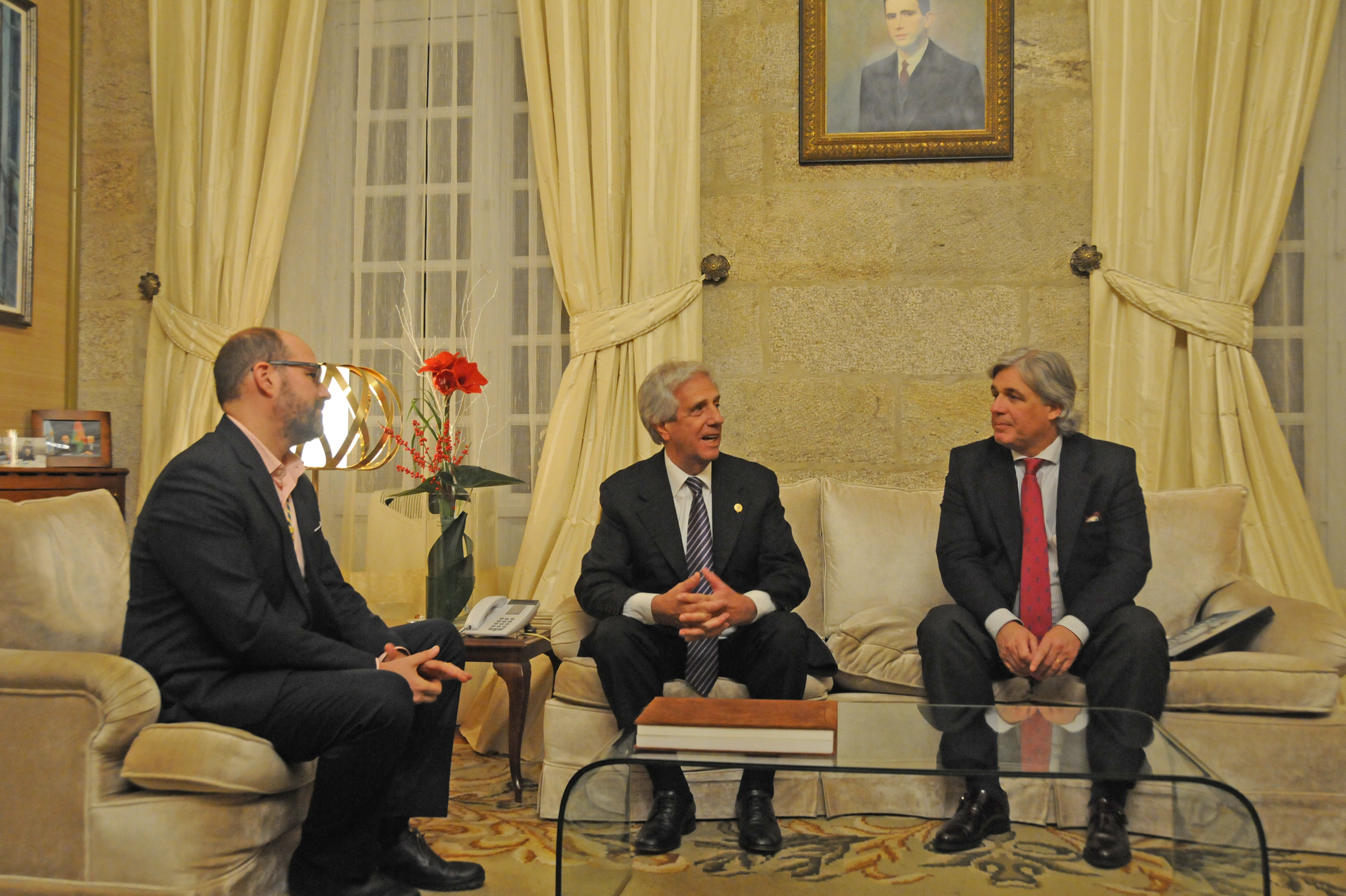 Presidente Vázquez reunido junto al alcalde de Santiago de Compostela, Martiño Noriega Sánchez