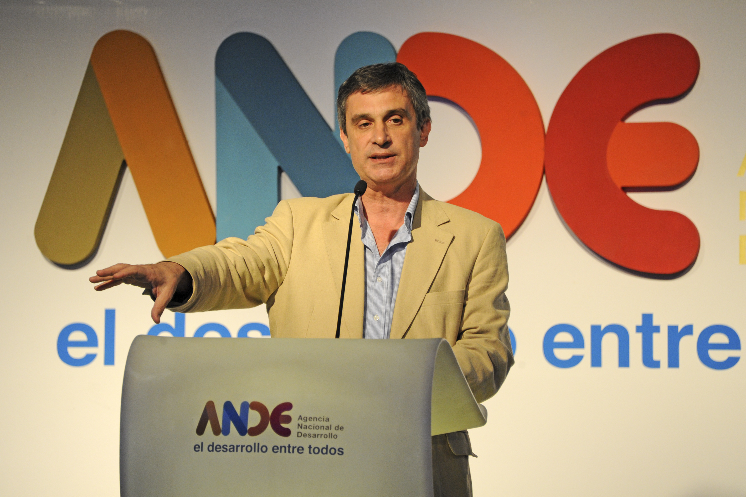 Director de la Oficina de Planeamiento y Presupuesto (OPP), Álvaro García, durante su exposición