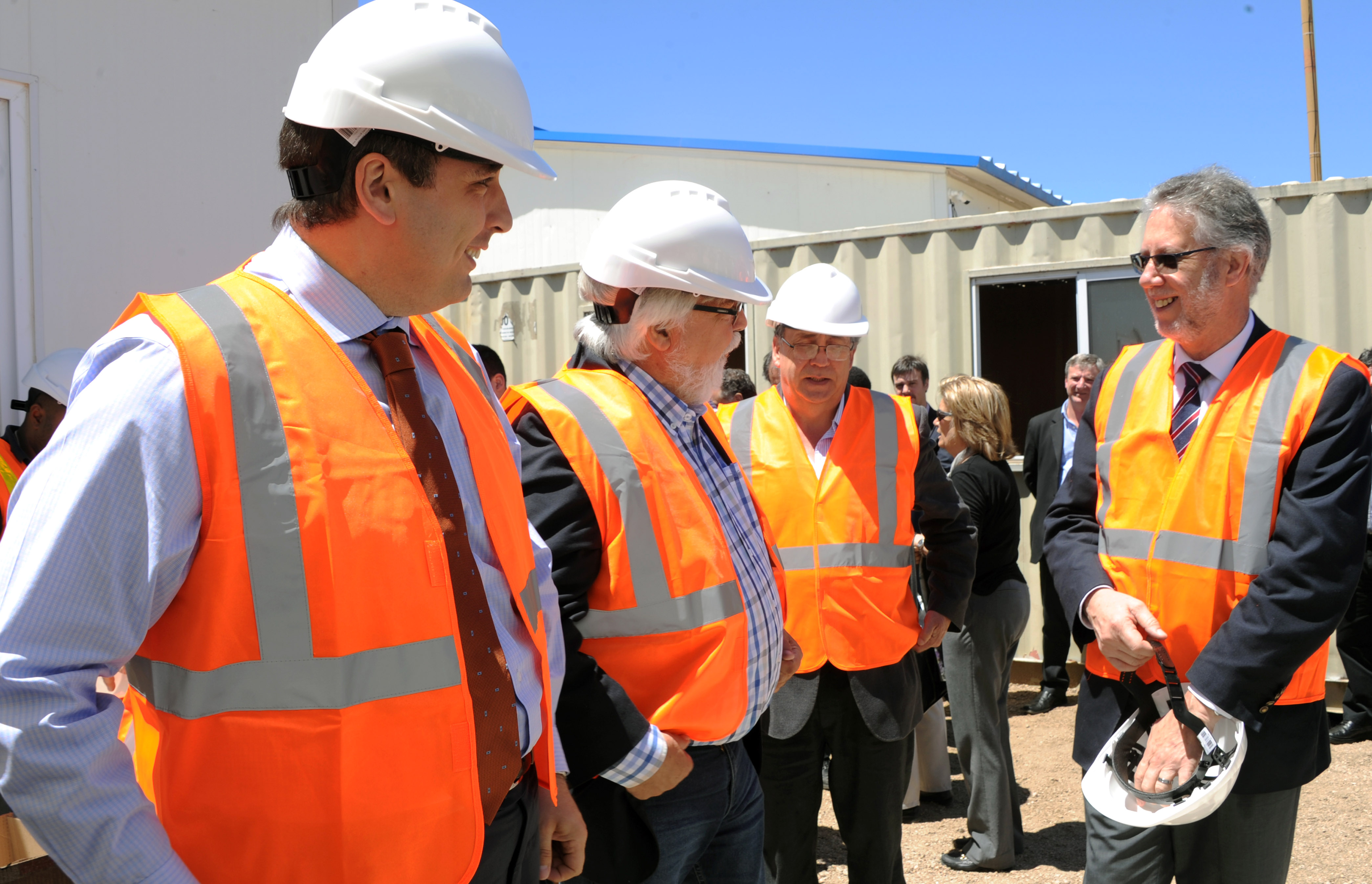 Ministro Bonomi y autoridades recorrieron obras de la Unidad Penitenciaria de Punta de Rieles