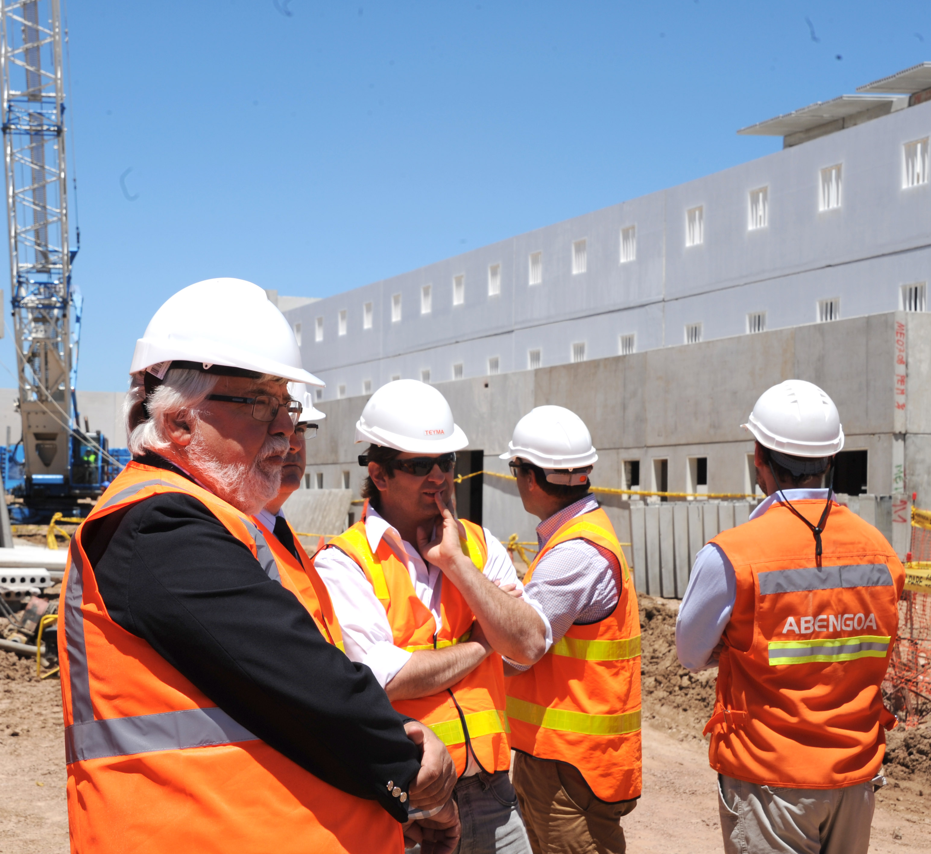 Ministro Bonomi y autoridades recorrieron obras de la Unidad Penitenciaria de Punta de Rieles