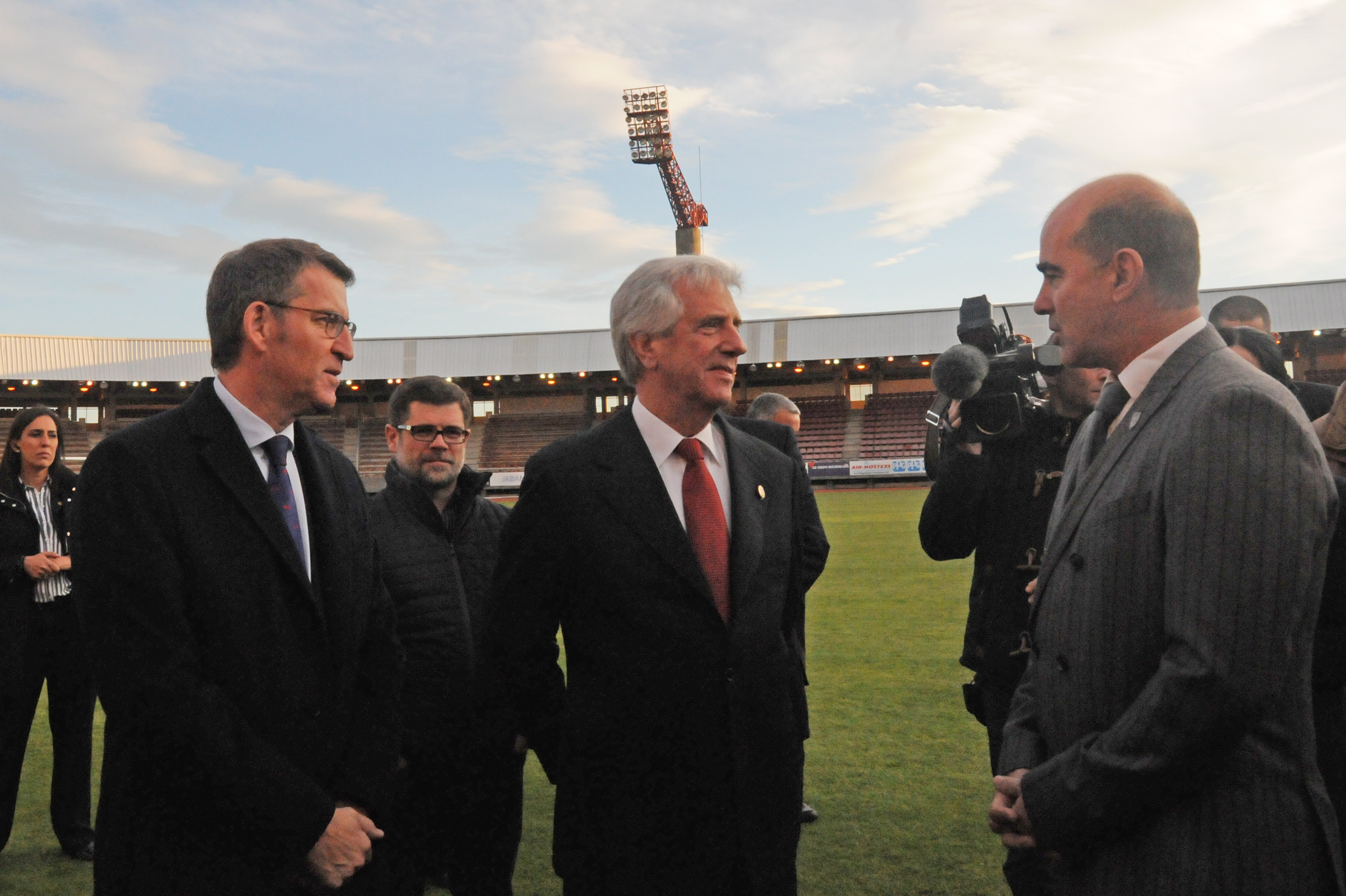 Presidente Vázquez dialoga con el presidente de la Sociedad Deportiva Compostela