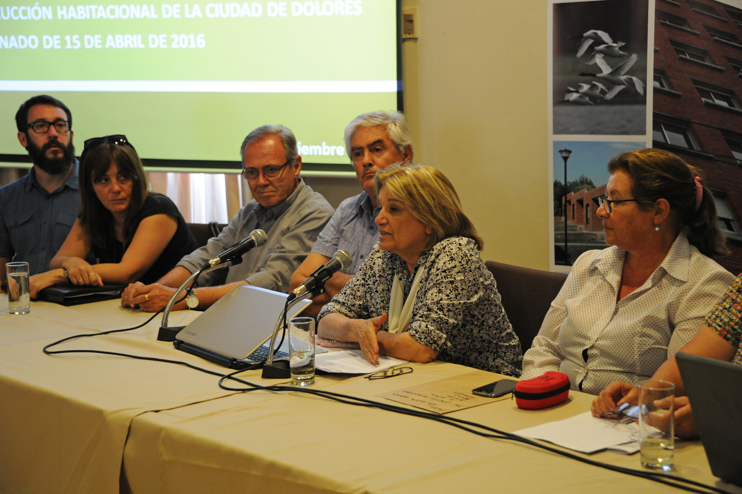 Conferencia de prensa de ministra Eneida de León y autoridades del MVOTMA