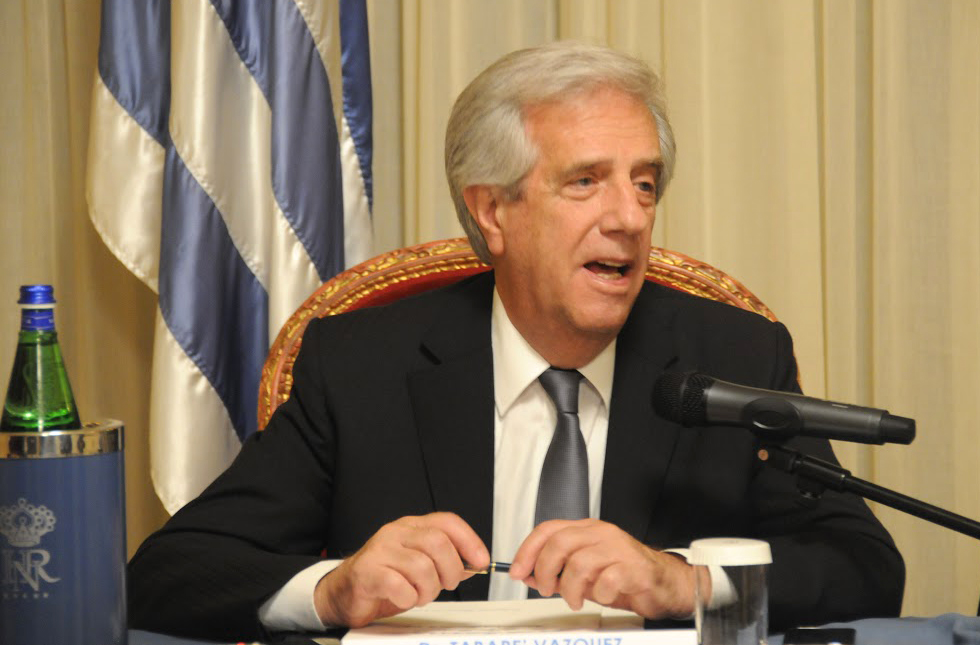 Presidente Tabaré Vázquez en conferencia de prensa en Roma