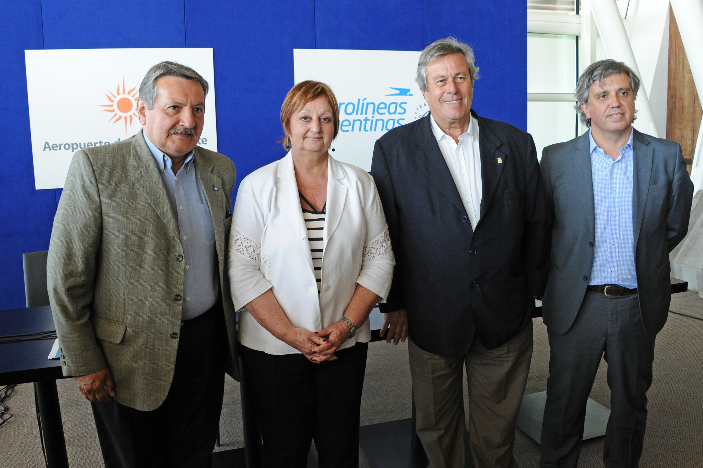 Ministra de Turismo, Liliam Kechichian, junto a autoridades
