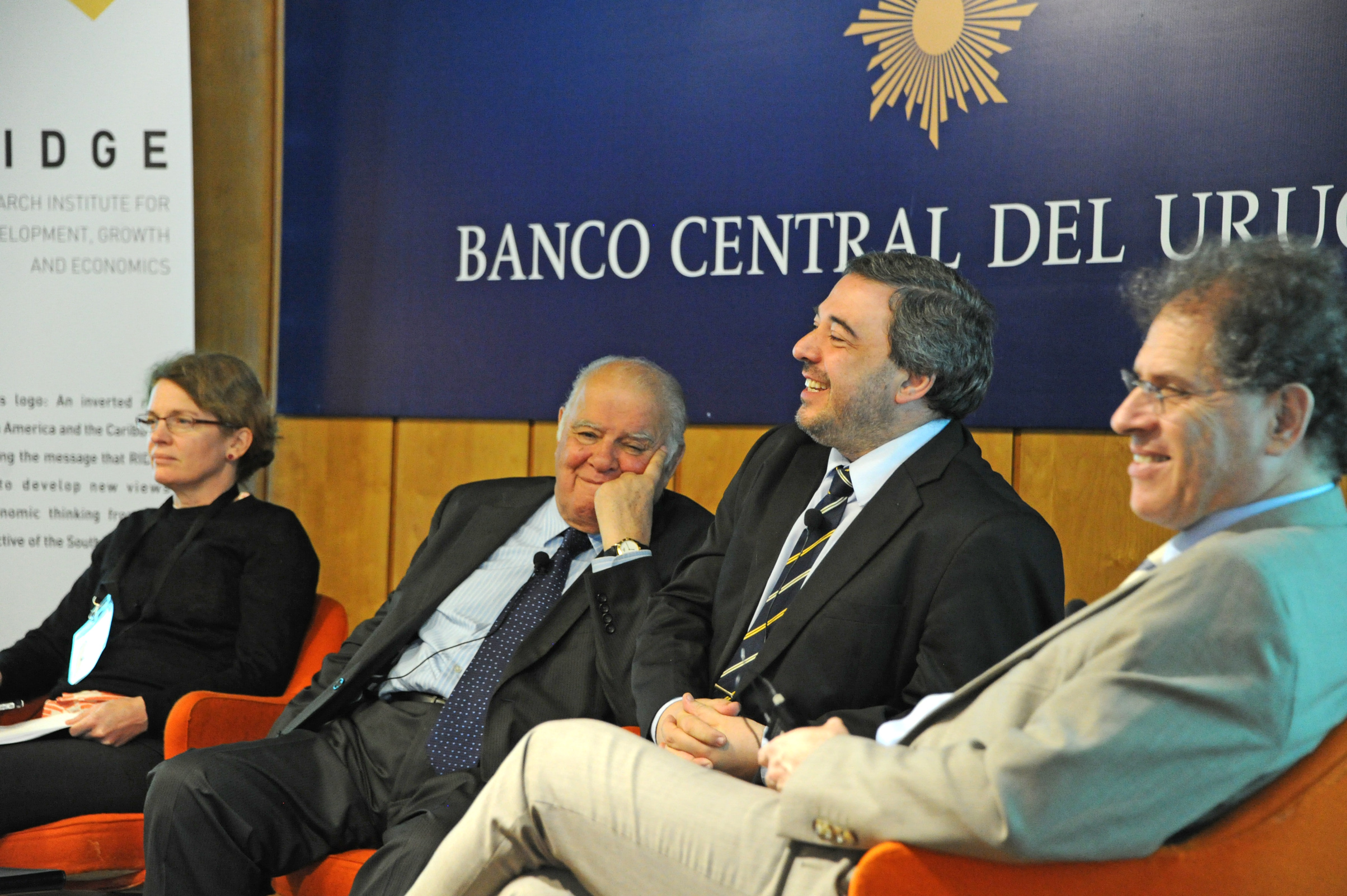 Stephanie Scmitt-Grohe, Enrique Iglesias, Mario Bergara y Andrés Neumeyer