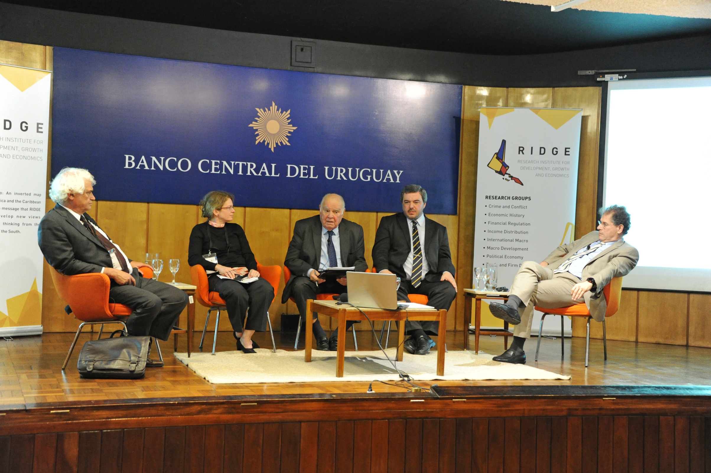 Aloisio Araujo, Stephanie Scmitt-Grohe, Enrique Iglesias, Mario Bergara y Andrés Neumeyer