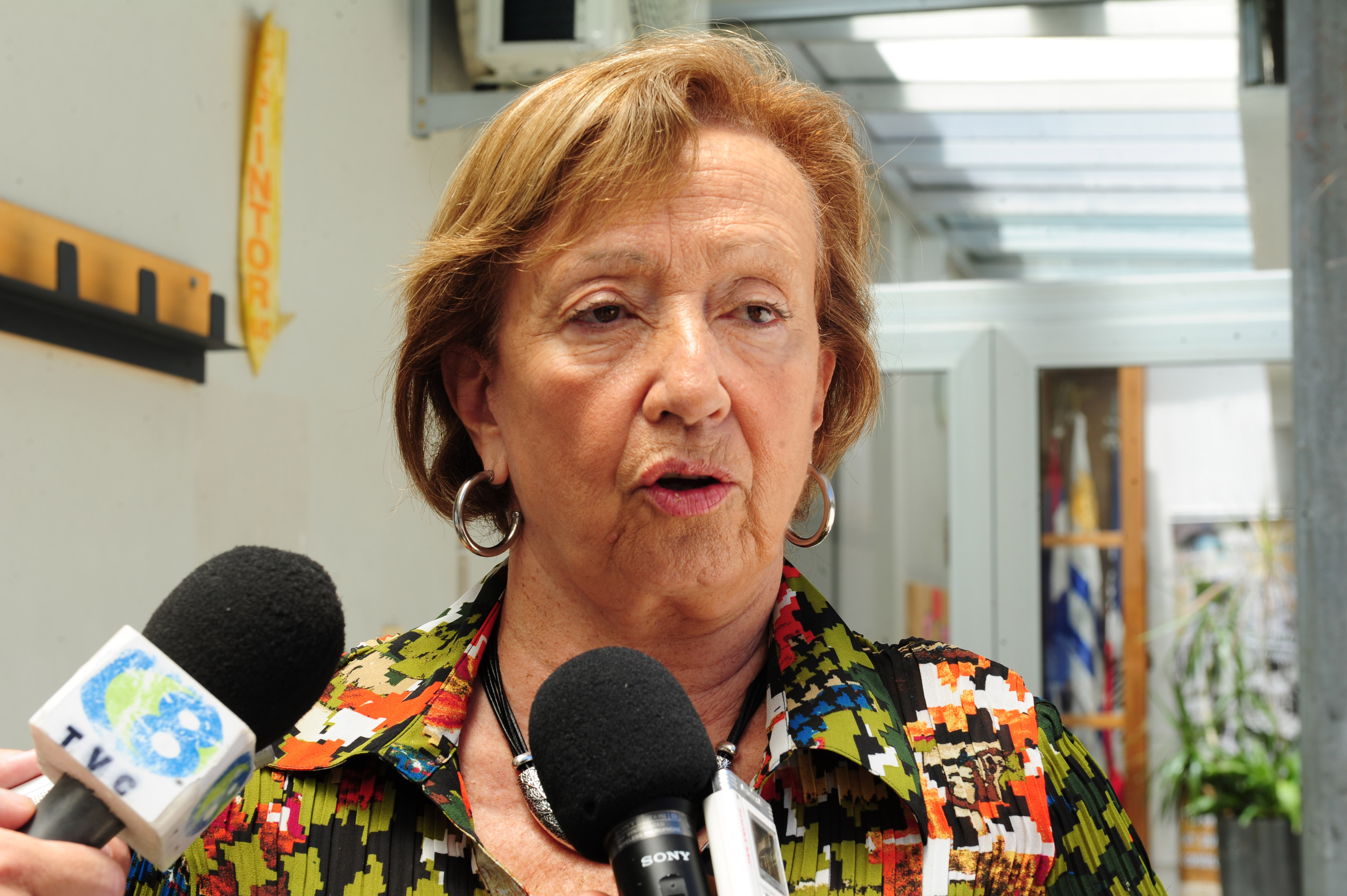 Autoridades del Ministerio de Educación y Cultura en Flores