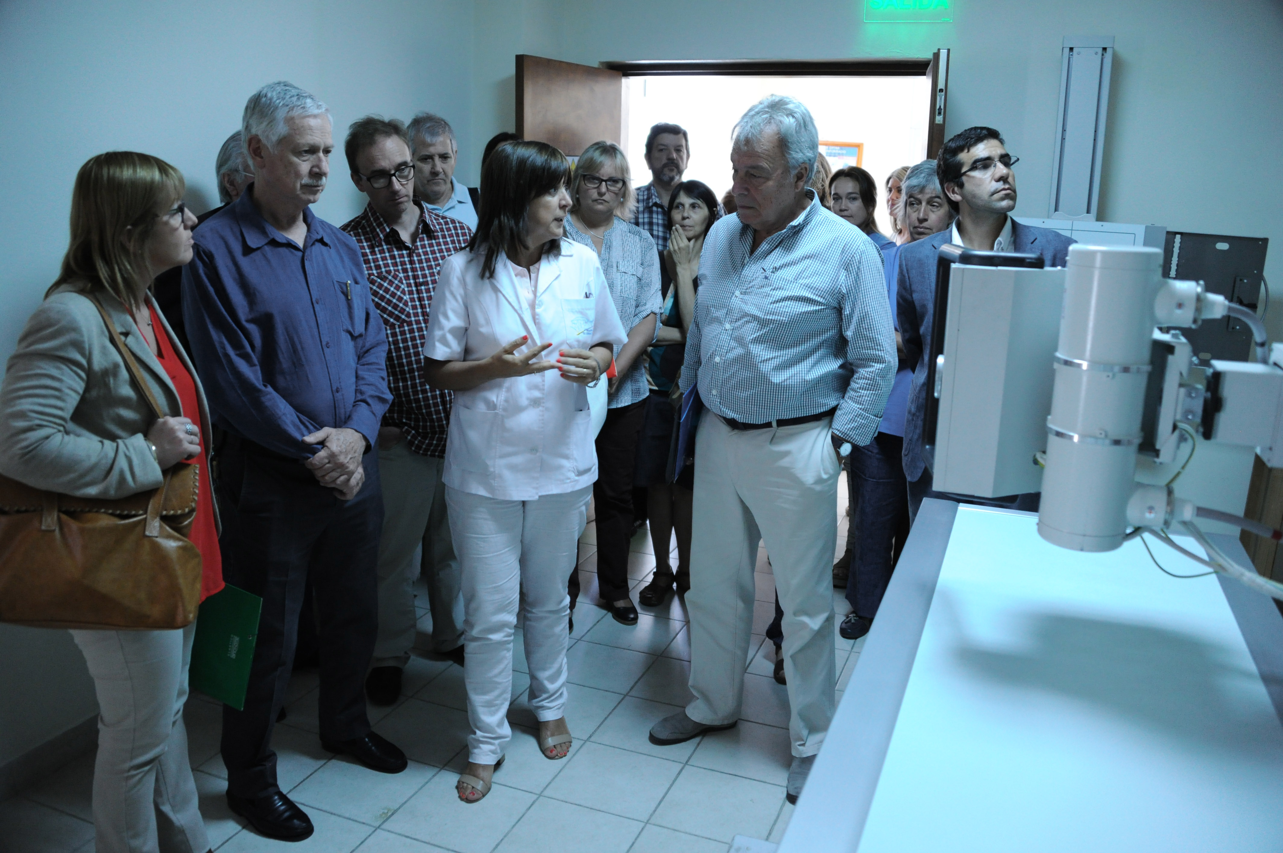 Recorrida por el hospital de Flores por parte de autoridades del MSP, encabezadas por el ministro Jorge Basso
