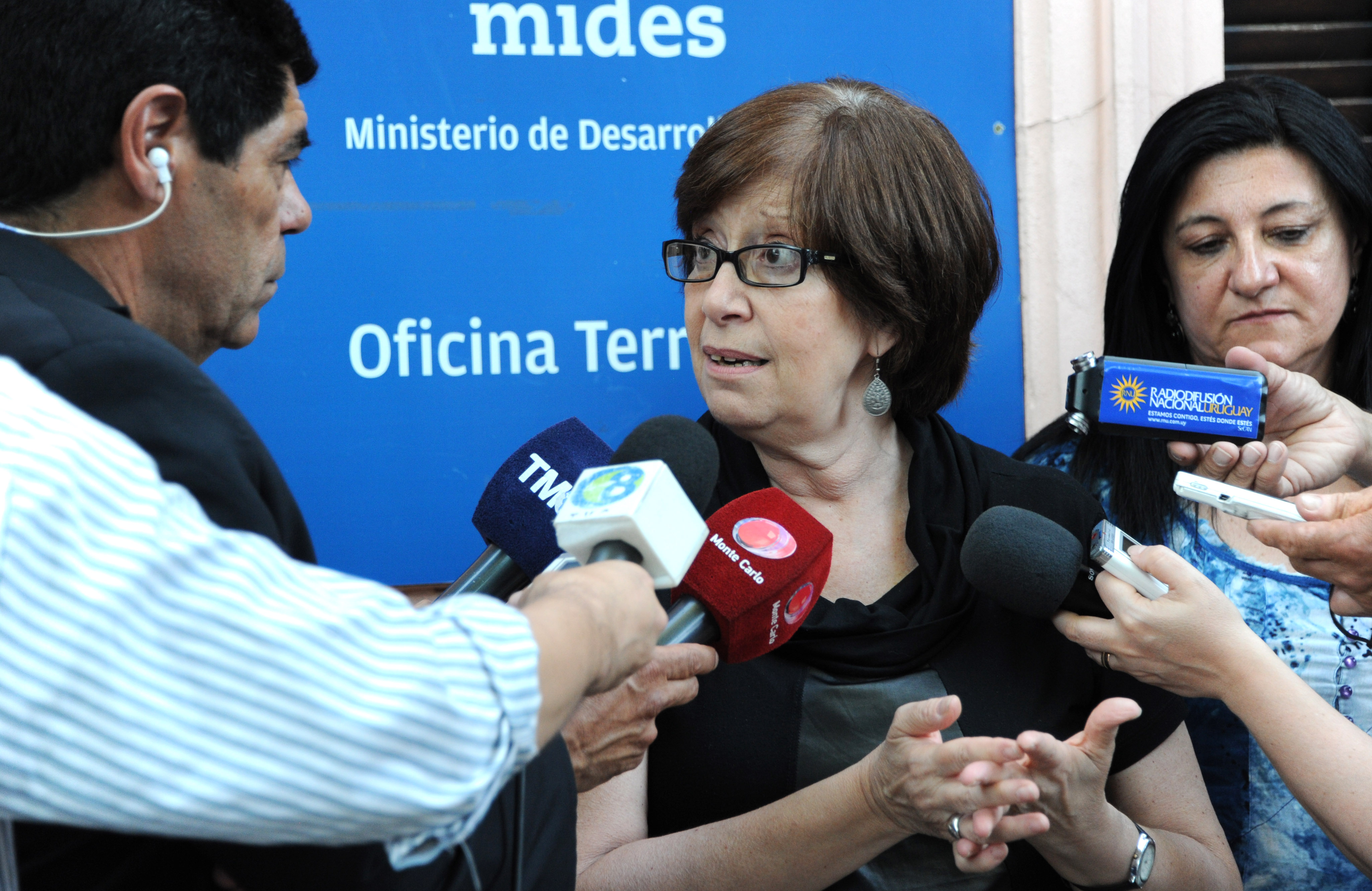 Ministra de Desarrollo Social, Marina Arismendi, dialoga con la prensa