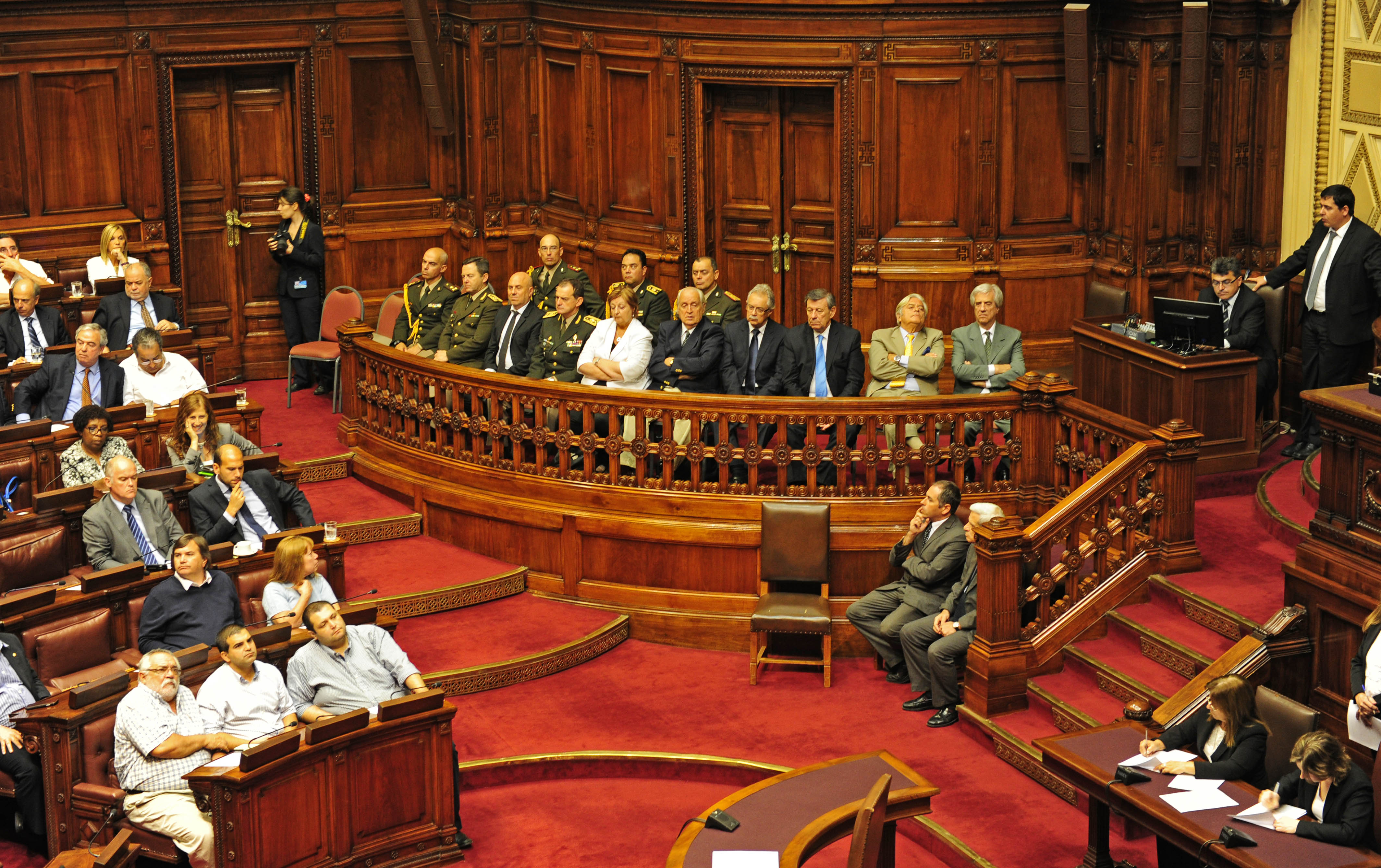 Vázquez en homenaje de la Asamblea General al general Líber Seregni