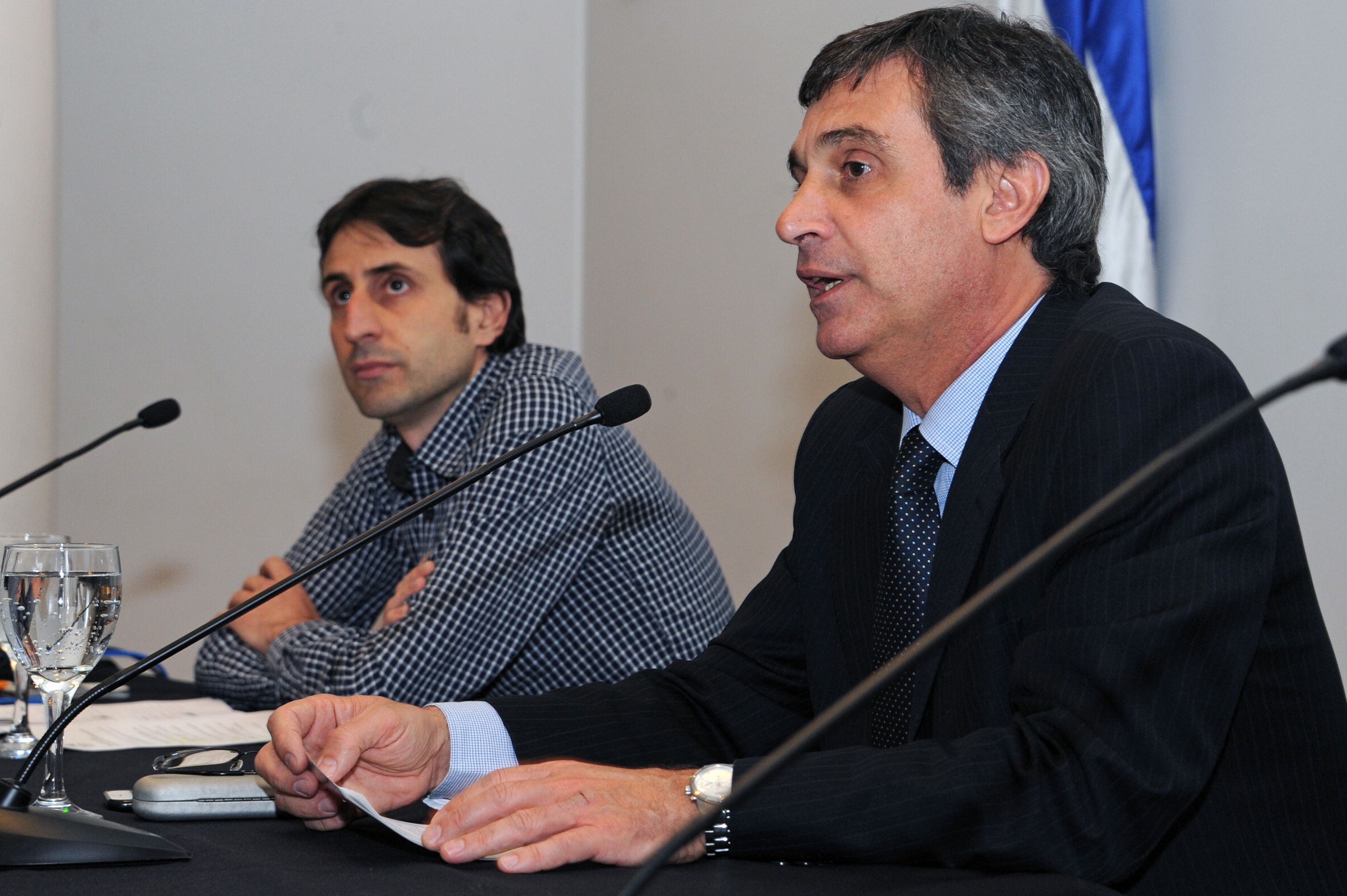 Director de OPP, Álvaro García, haciendo uso de la palabra