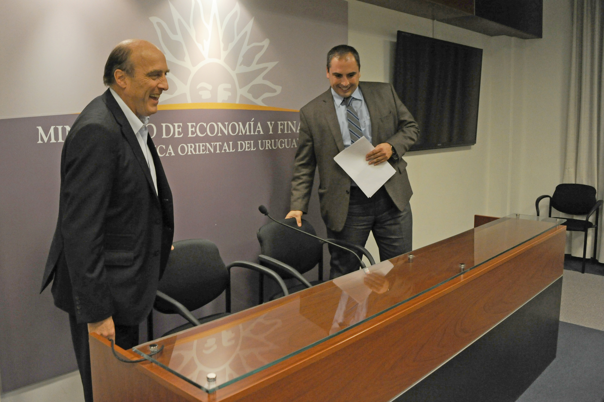 Intendente de Montevideo, Daniel Martínez, y subsecretario de Economía y Finanzas, Pablo Ferreri