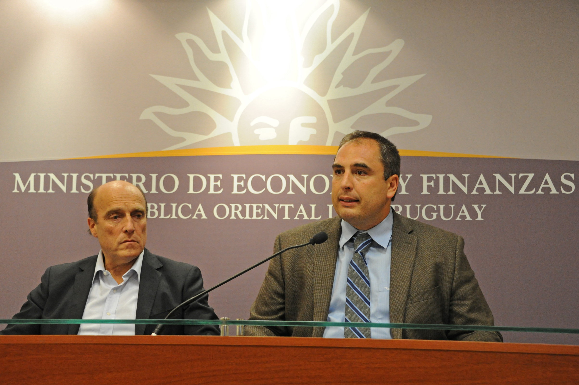 Intendente de Montevideo, Daniel Martínez, y subsecretario de Economía y Finanzas, Pablo Ferreri