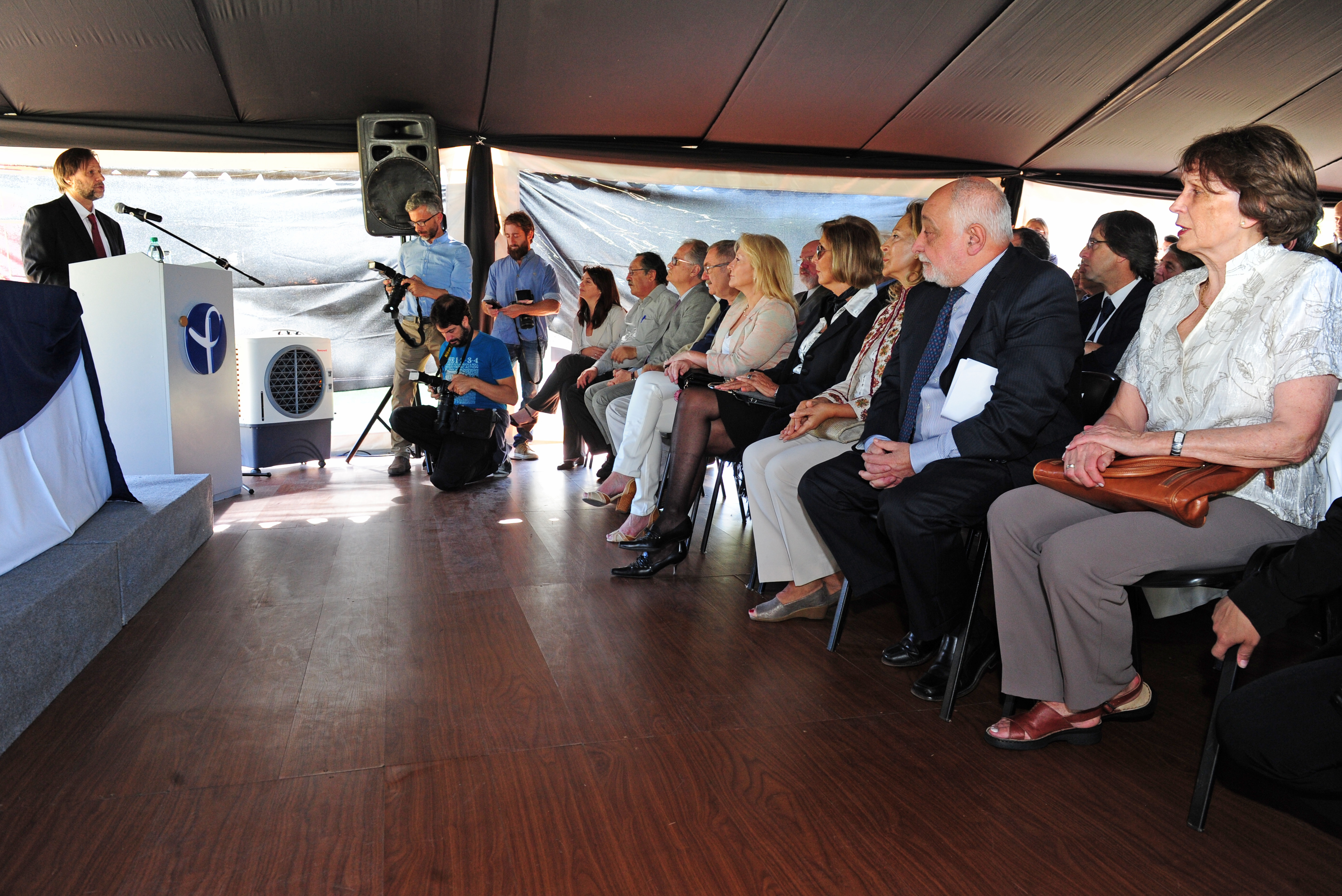Acto de conmemoración del décimo aniversario del Instituto Pasteur de Montevideo