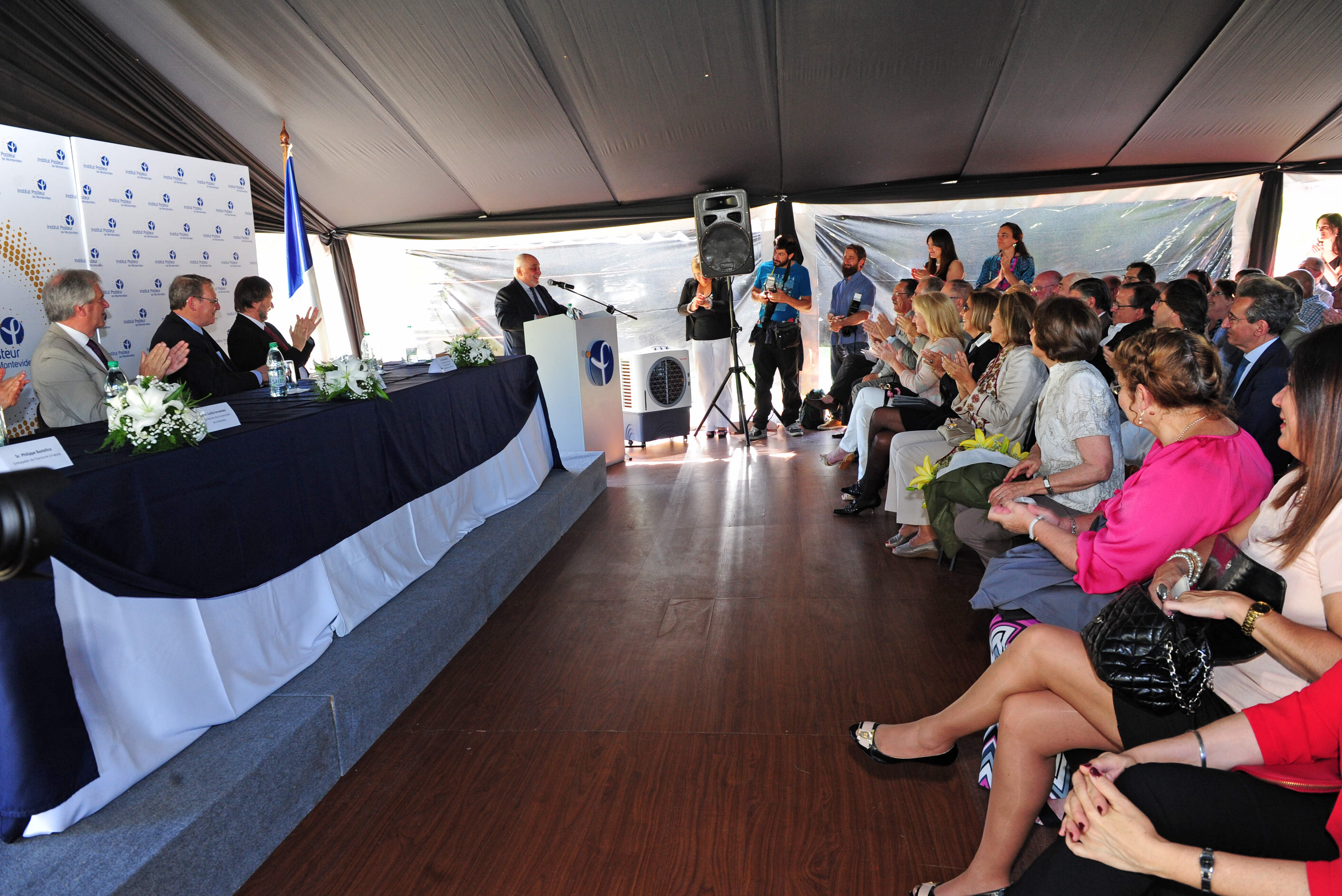 Acto de conmemoración del décimo aniversario del Instituto Pasteur de Montevideo