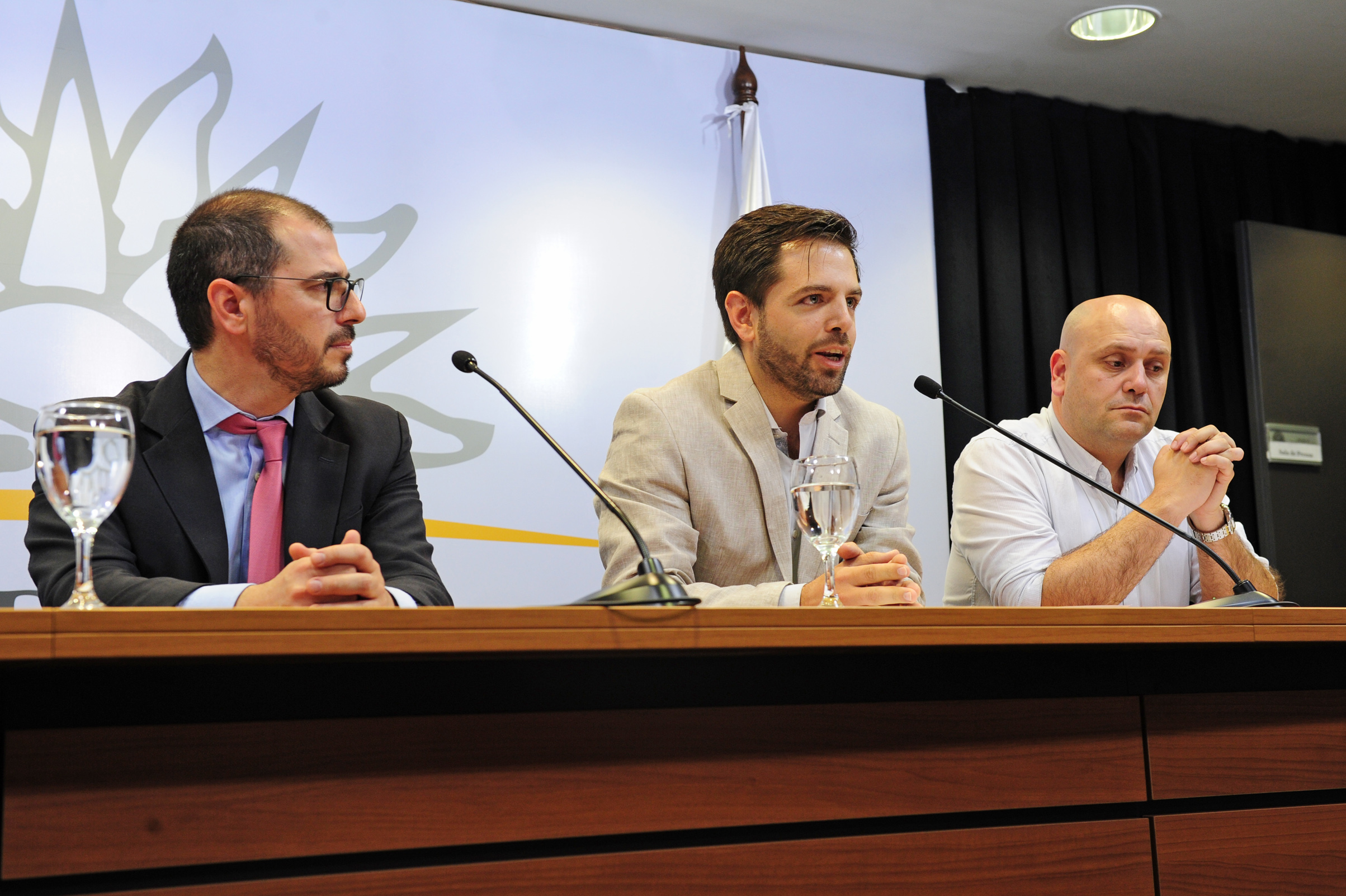 Secretario ejecutivo de la JND, Diego Olivera, dirigiéndose a los presentes