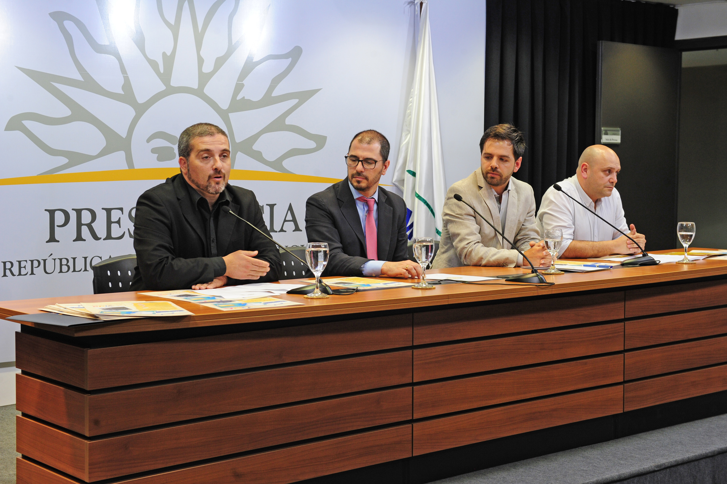 Director nacional del Sinae, Fernando Traversa, haciendo uso de la palabra