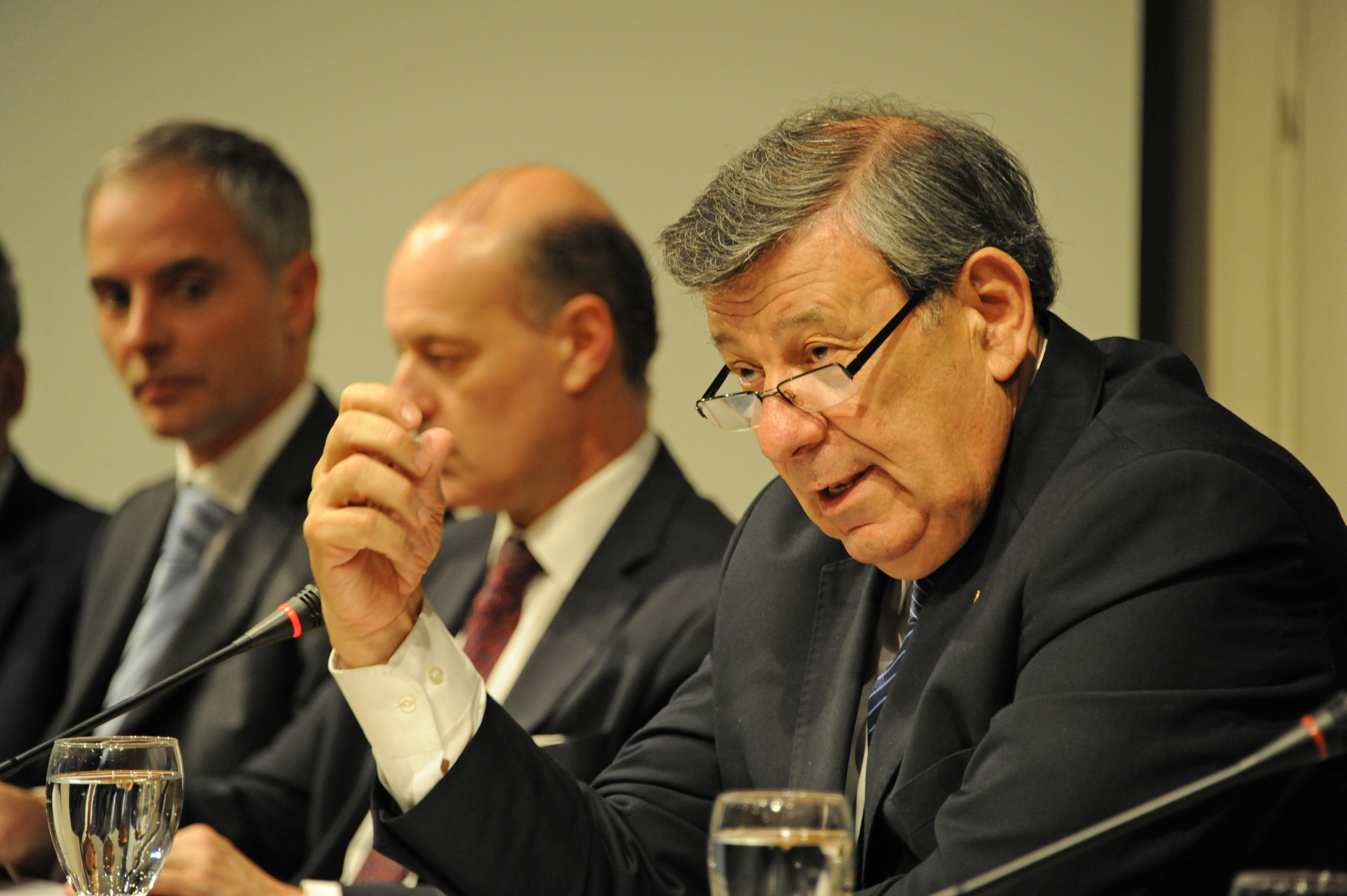 Canciller Rodolfo Nin Novoa, haciendo uso de la palabra