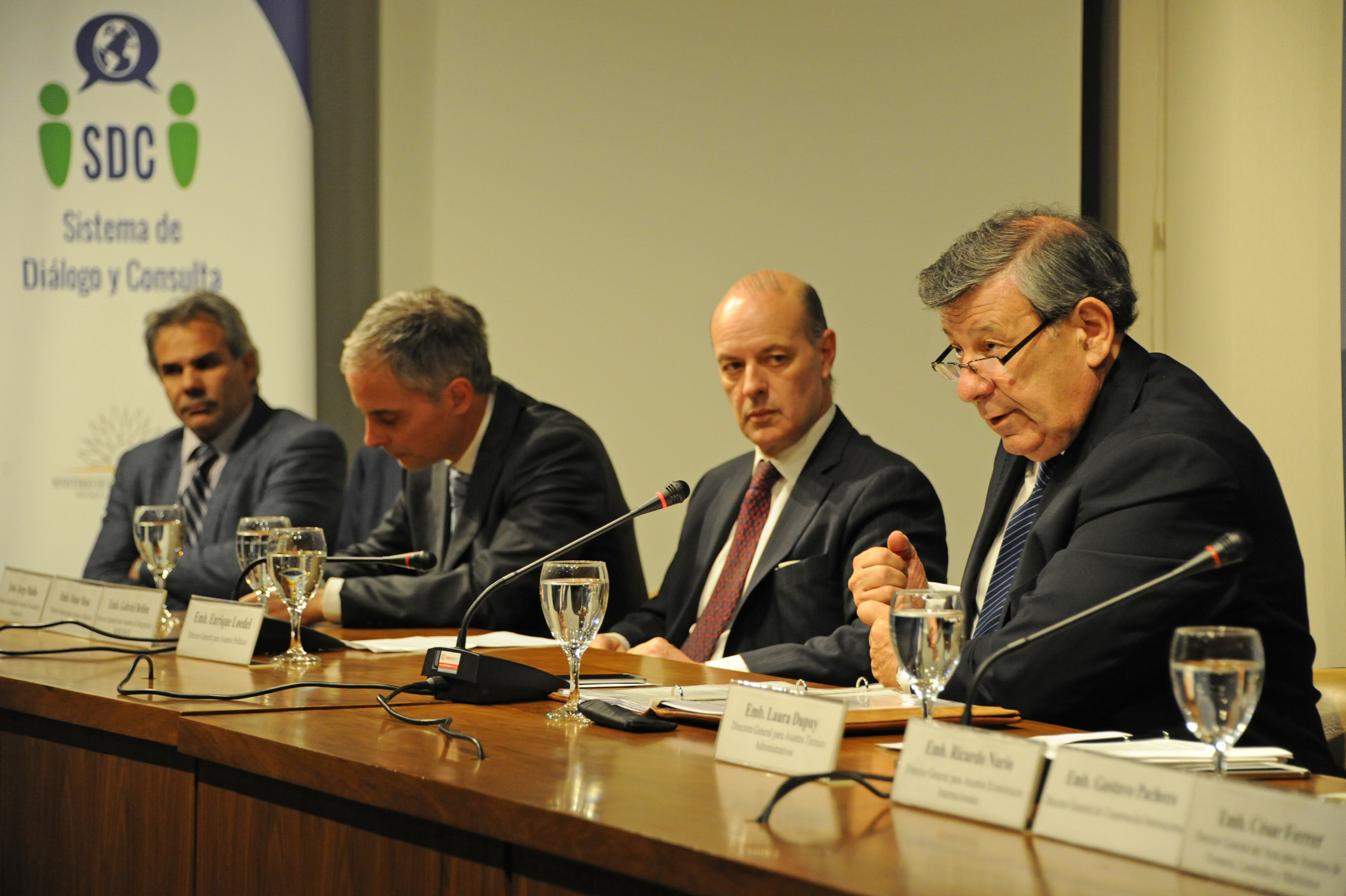 Canciller Rodolfo Nin Novoa, haciendo uso de la palabra