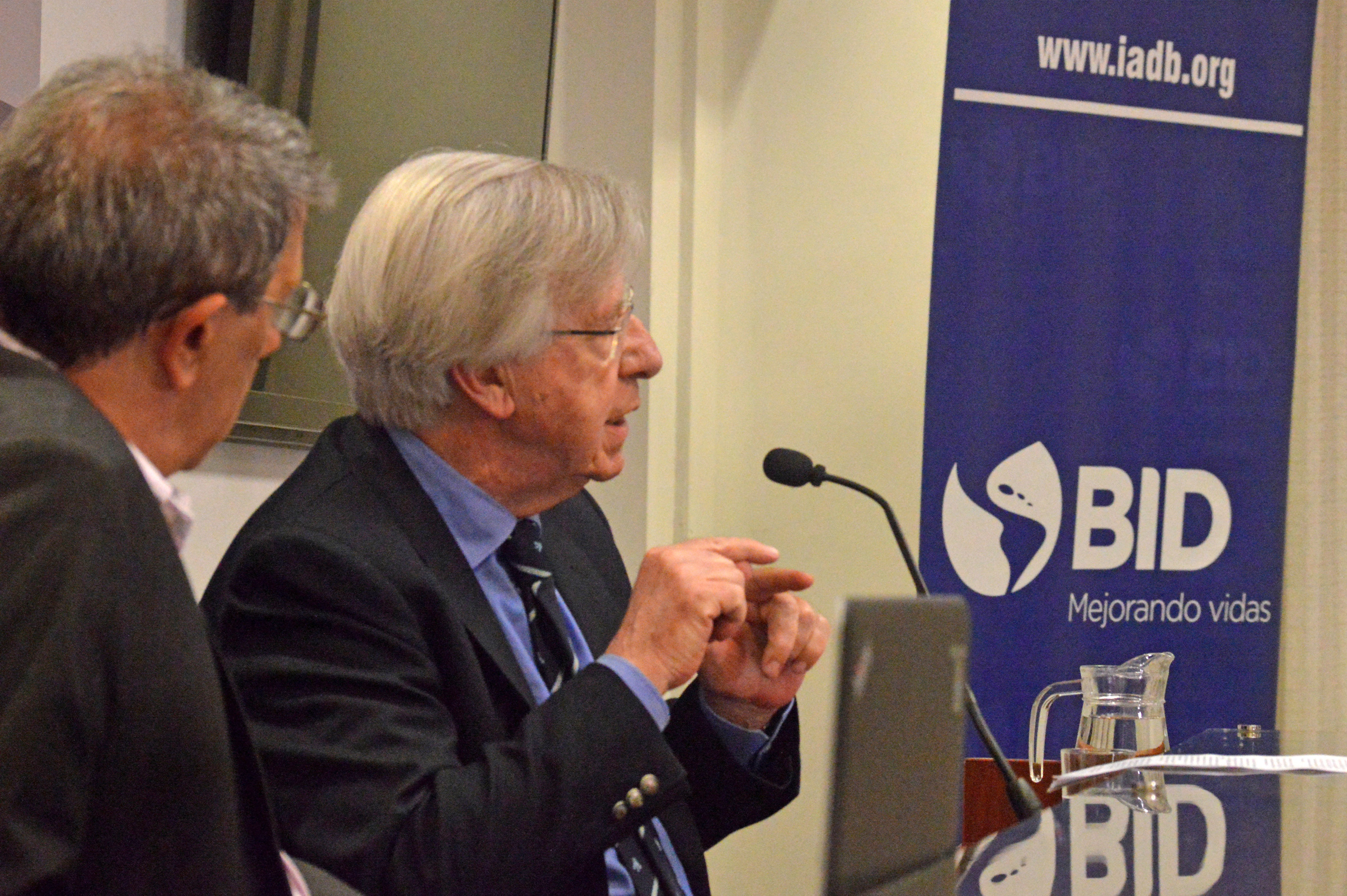 Ministro Danilo Astori y representante del BID en Uruguay, Juan Taccone