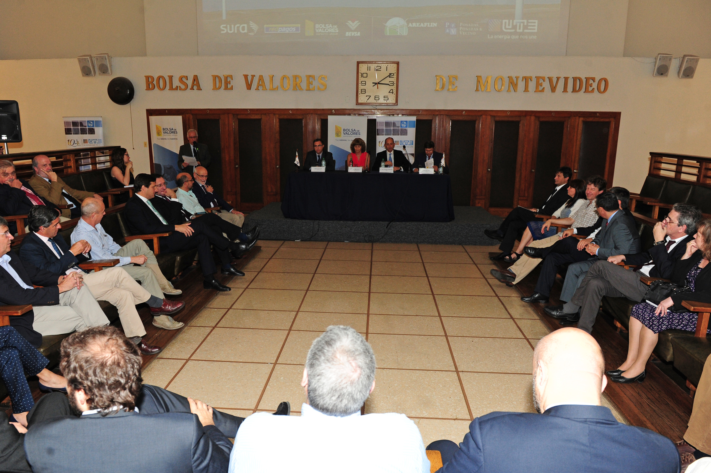 Presidente de UTE, Gonzalo Casaravilla, haciendo uso de la palabra