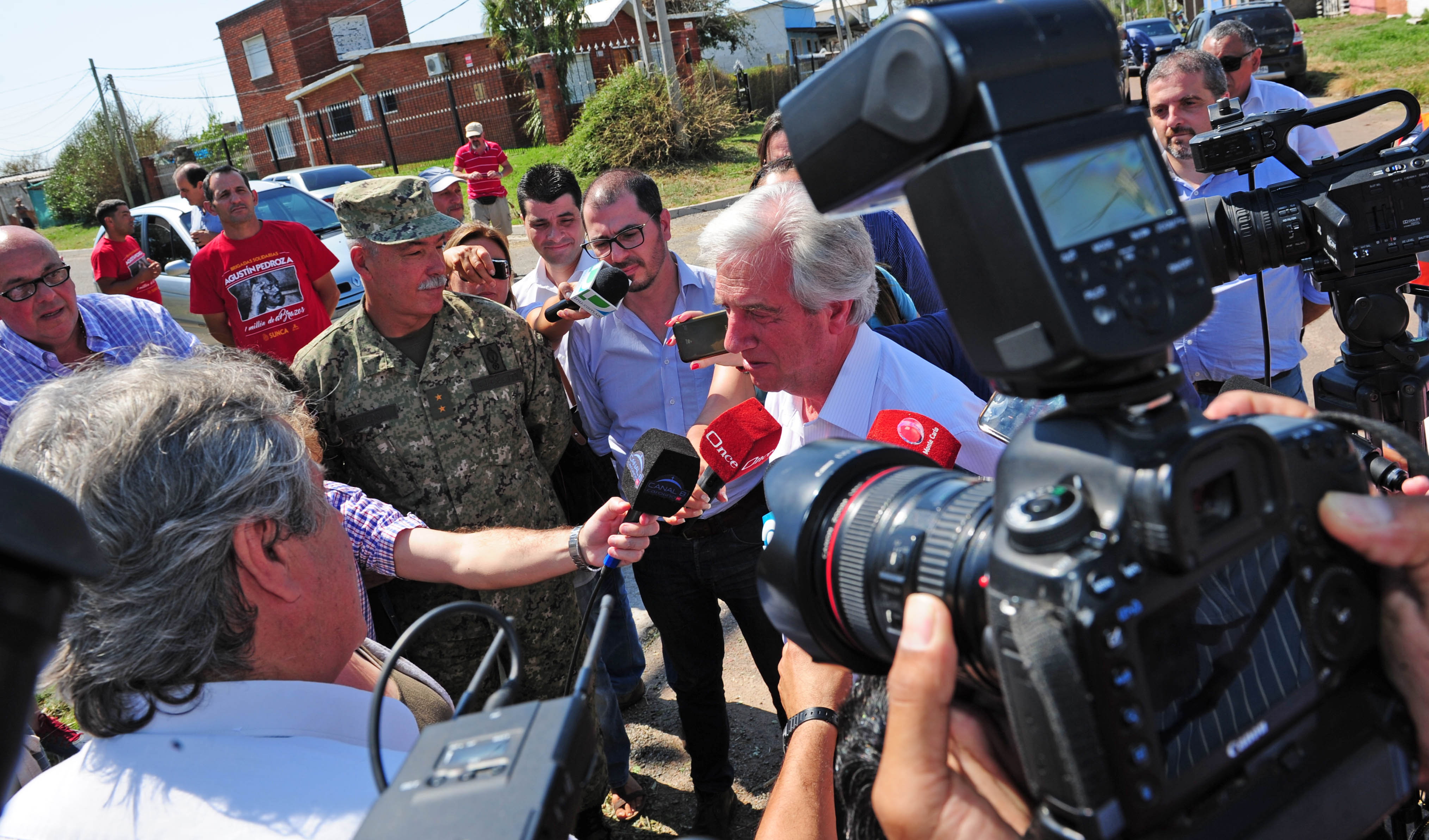 Vázquez dialoga con la prensa
