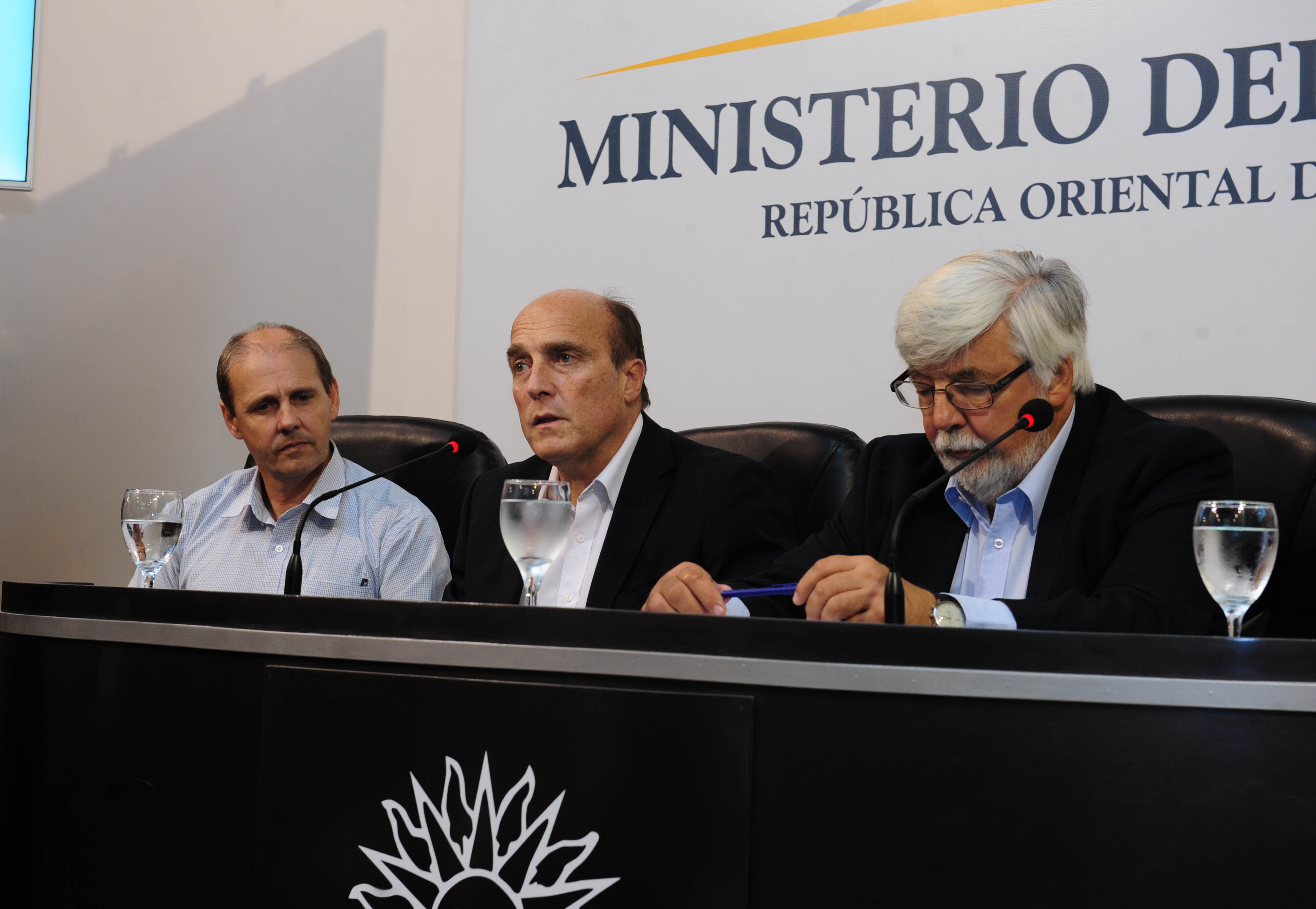 El intendente capitalino, Daniel Martínez se dirige a los presentes