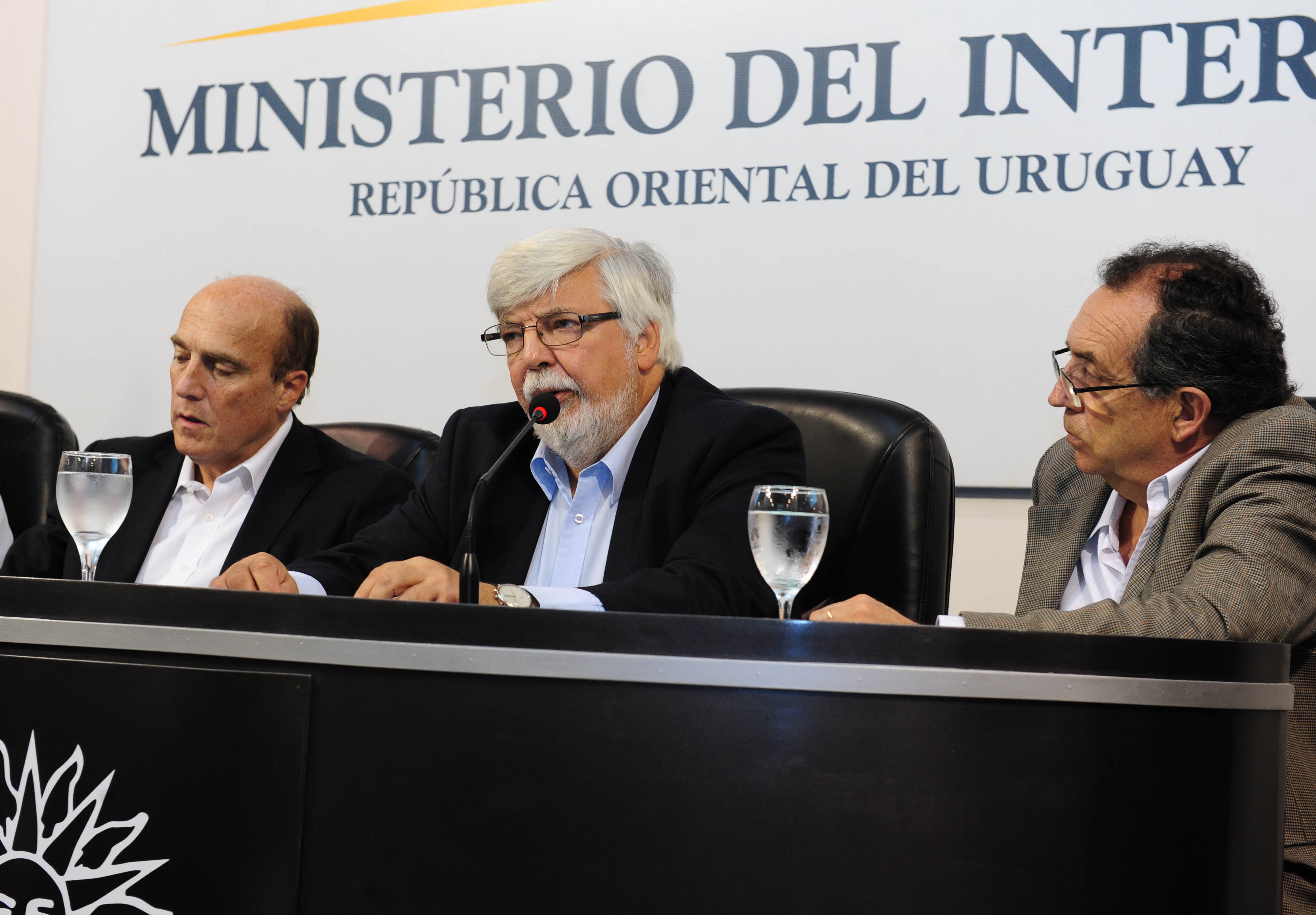 El ministro del Interior, Eduardo Bonomi se dirige a los presentes