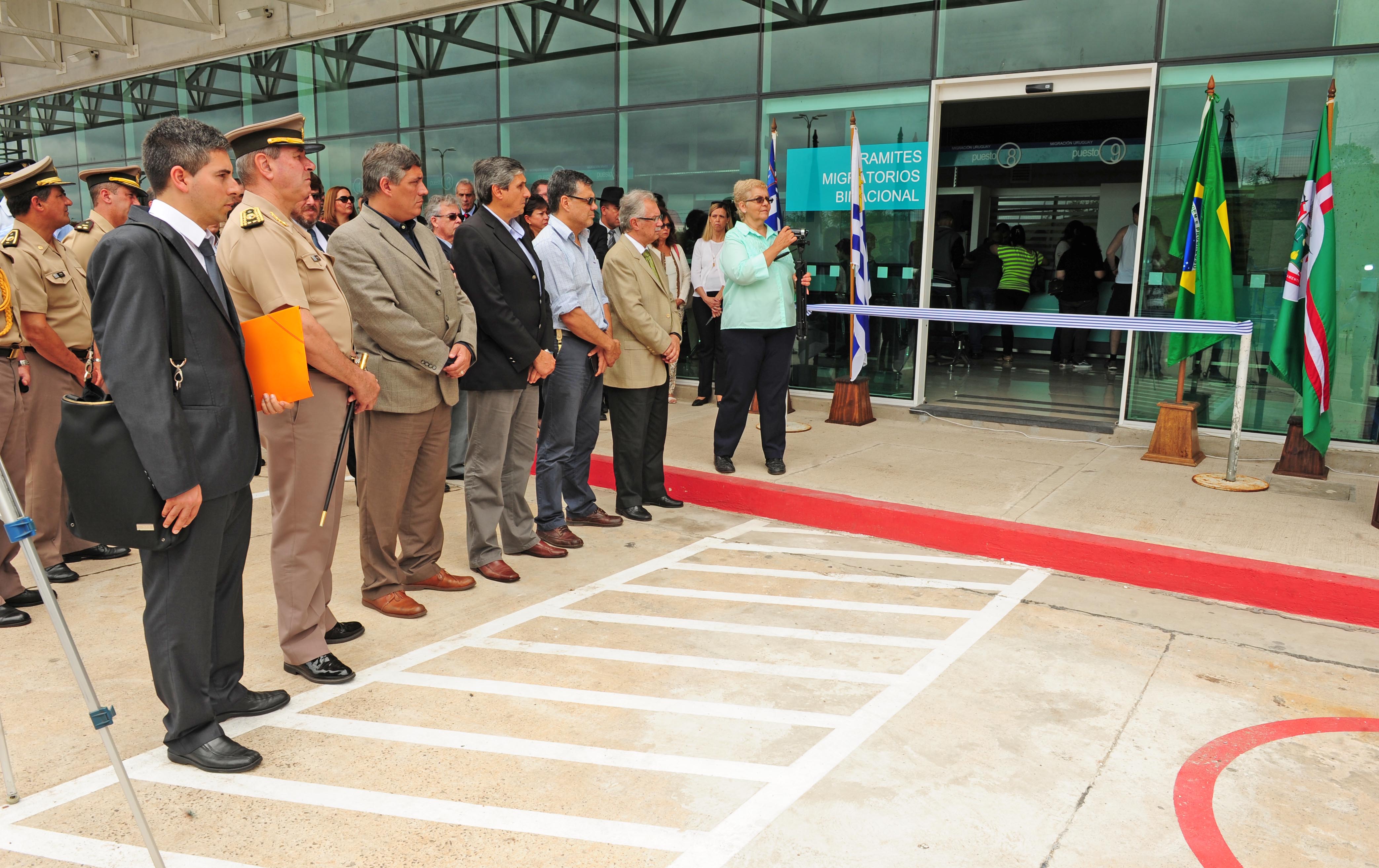 Inauguración del primer paso de frontera integrado con Brasil
