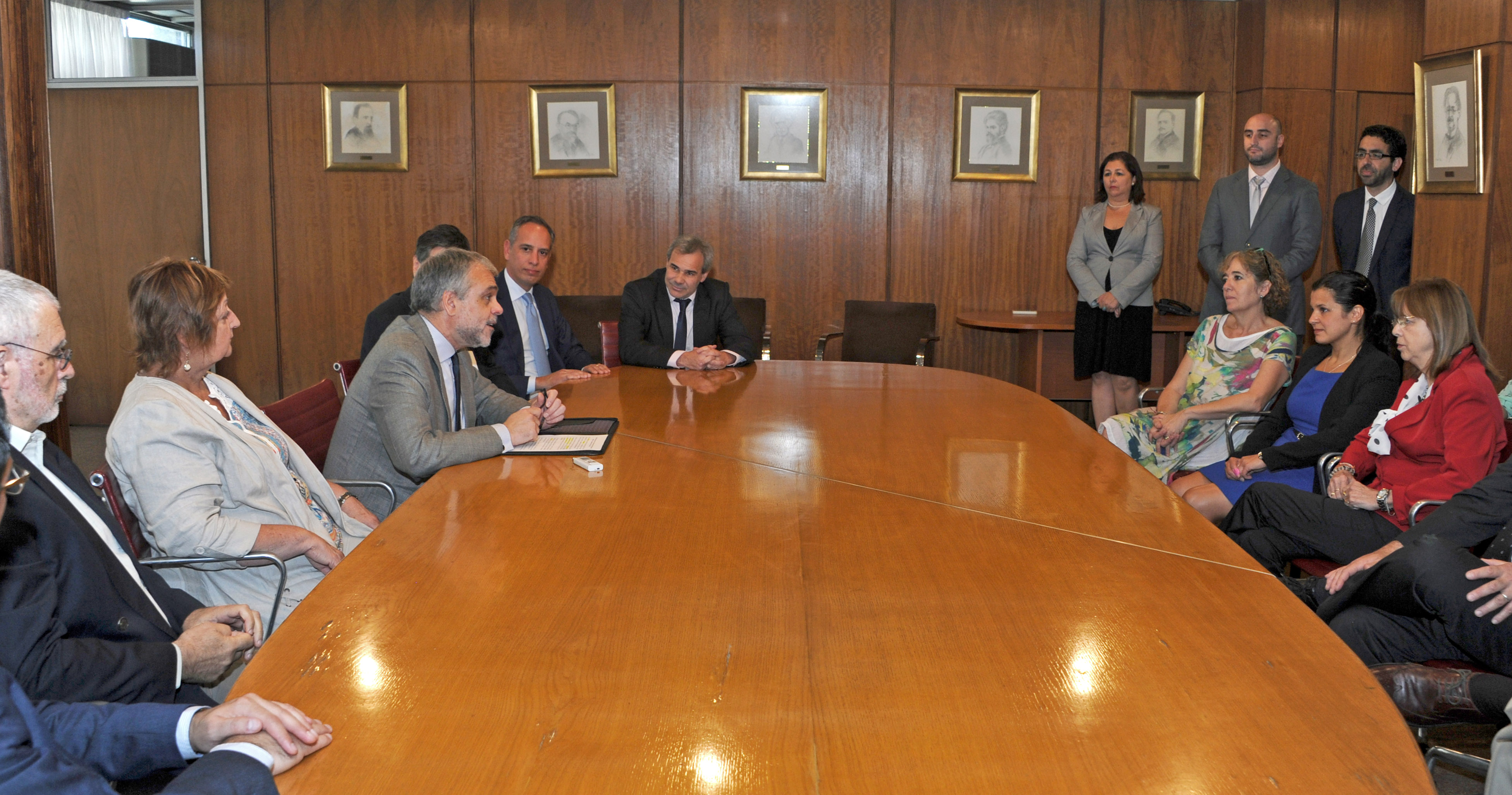 Homenaje a Carlos Caballero realizado por el Ministerio de Relaciones Exteriores y el Ministerio de Turismo