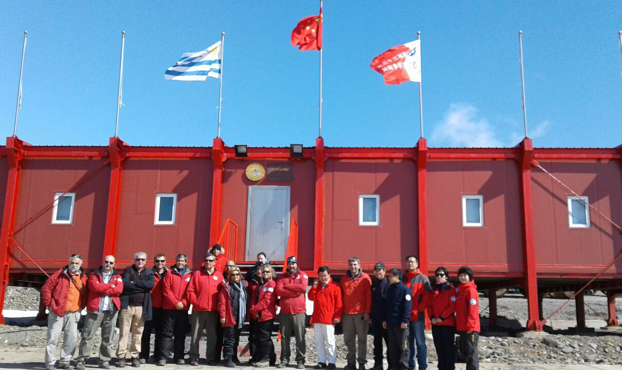 Delegación uruguaya en la Antártida visitó la base china Great Wall