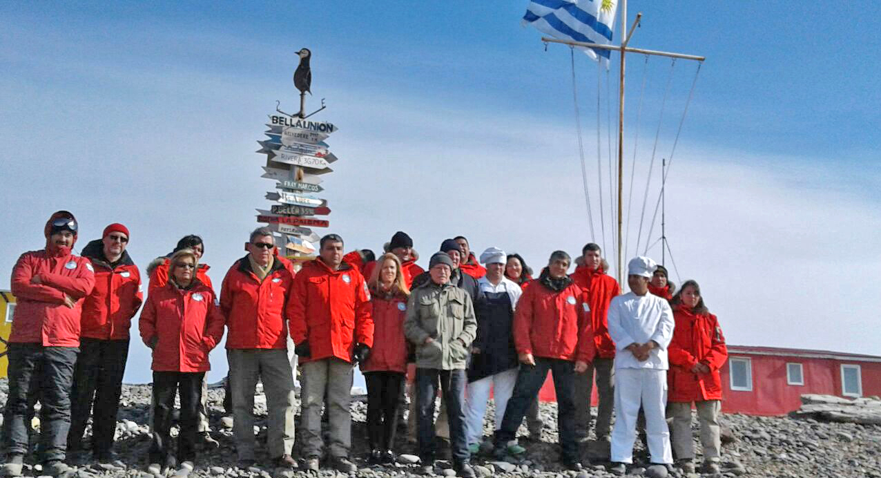 Cierre de visita de autoridades a la Base Científica Antártica Artigas