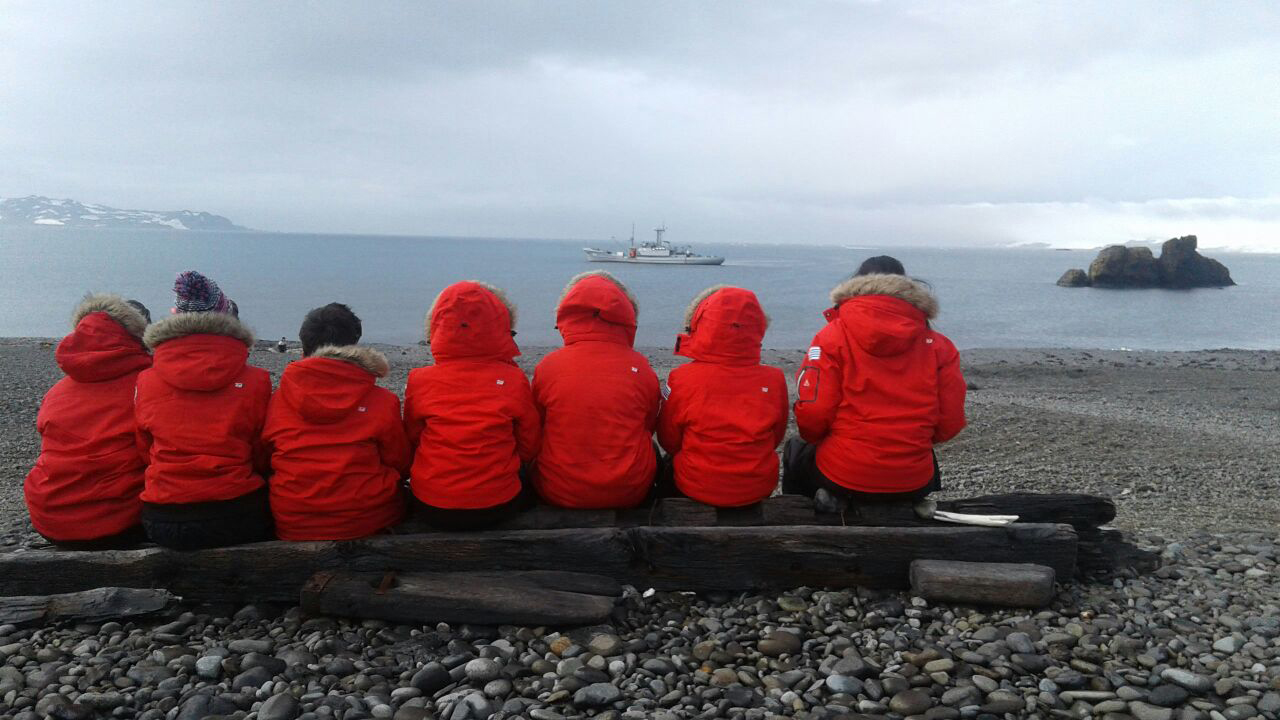 Comienzo de la expedición destino La Catedral, formación rocosa en el glaciar