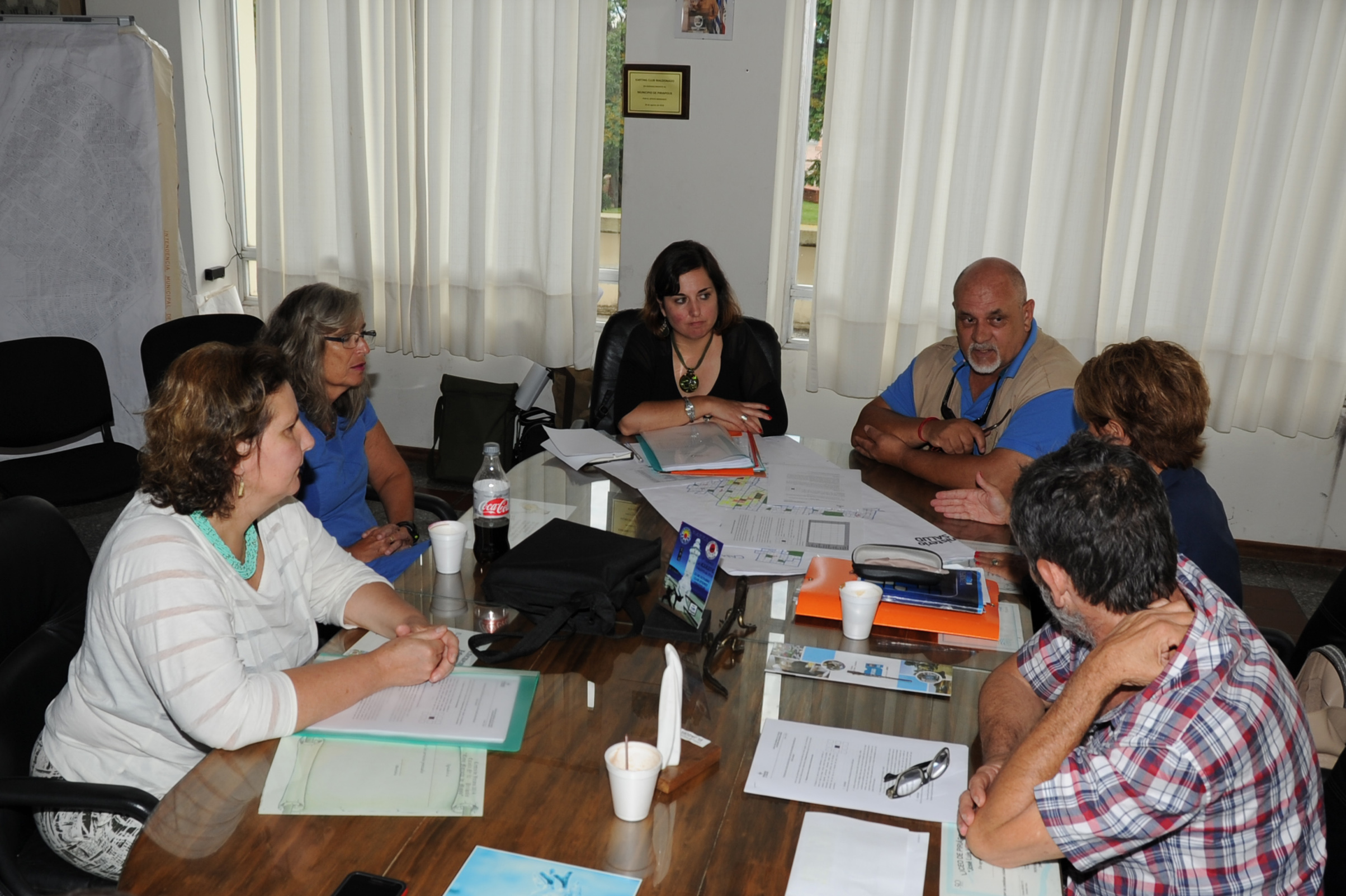 Reunión de autoridades del MSP junto a alcalde y autoridades en Piriápolis