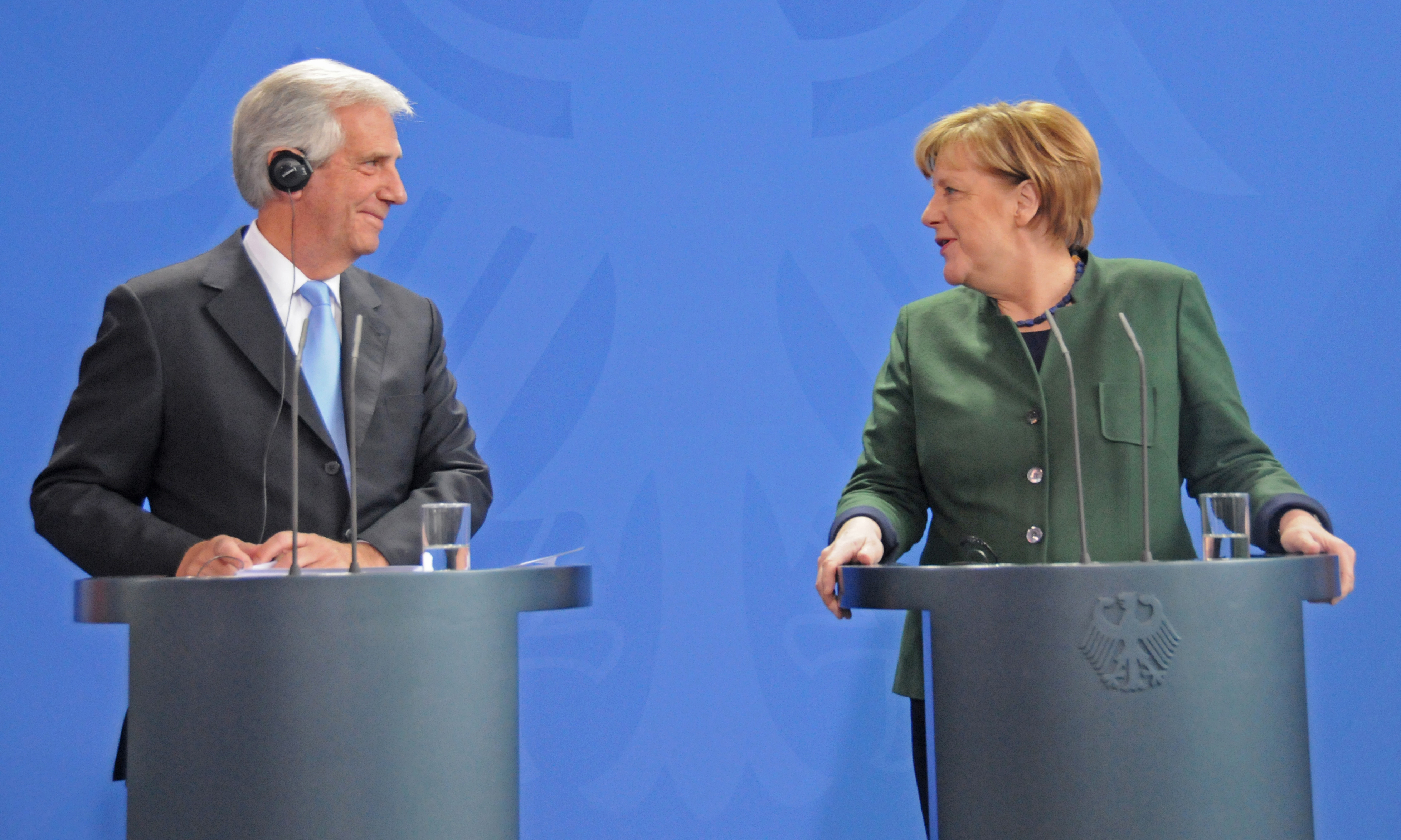 Presidente Tabaré Vázquez junto a Canciller de Alemania, Angela Merkel, durante la conferencia de prensa brindada una vez finalizada la reunión