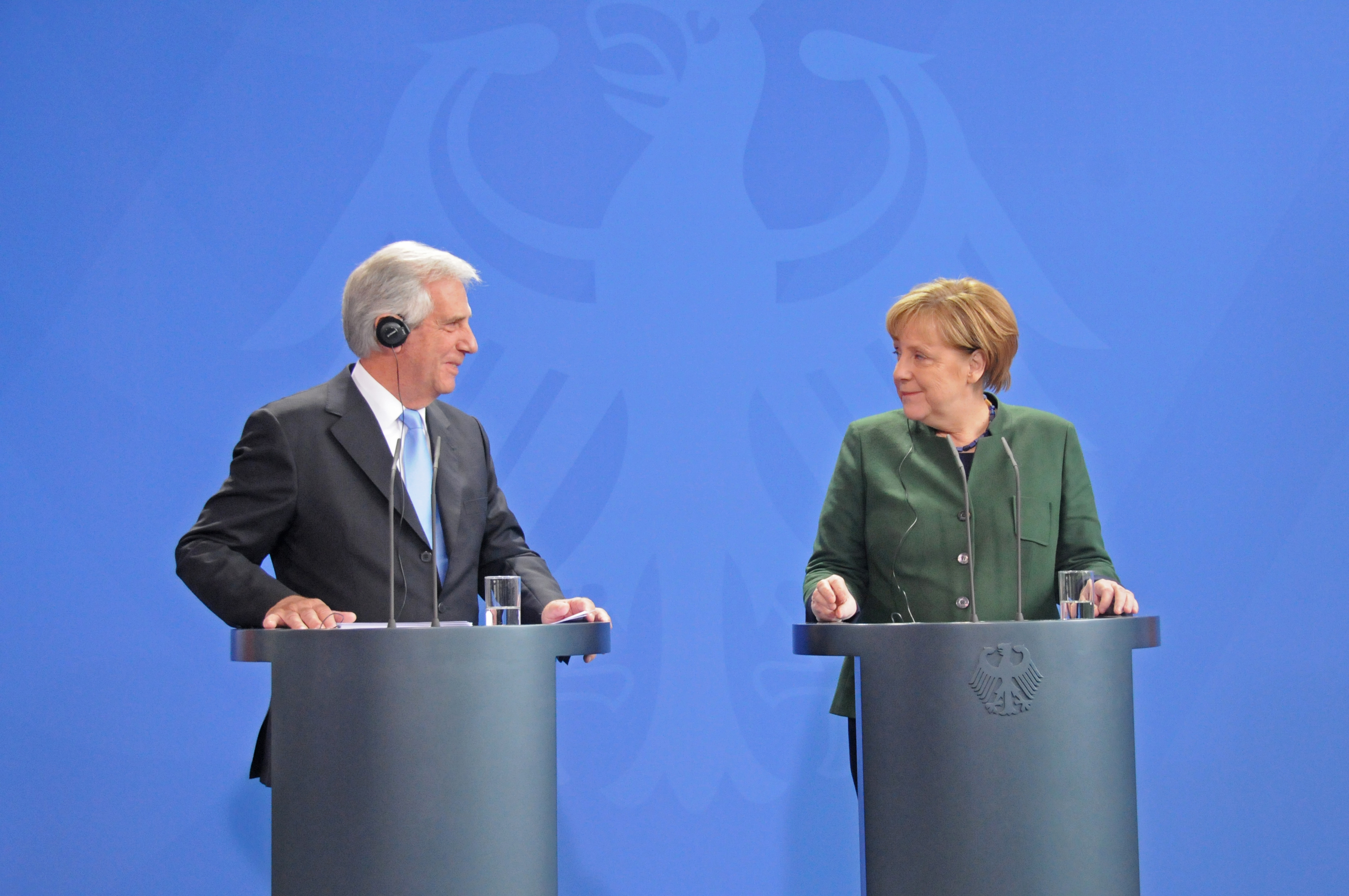 Presidente Tabaré Vázquez junto a Canciller de Alemania, Angela Merkel, durante la conferencia de prensa brindada una vez finalizada la reunión