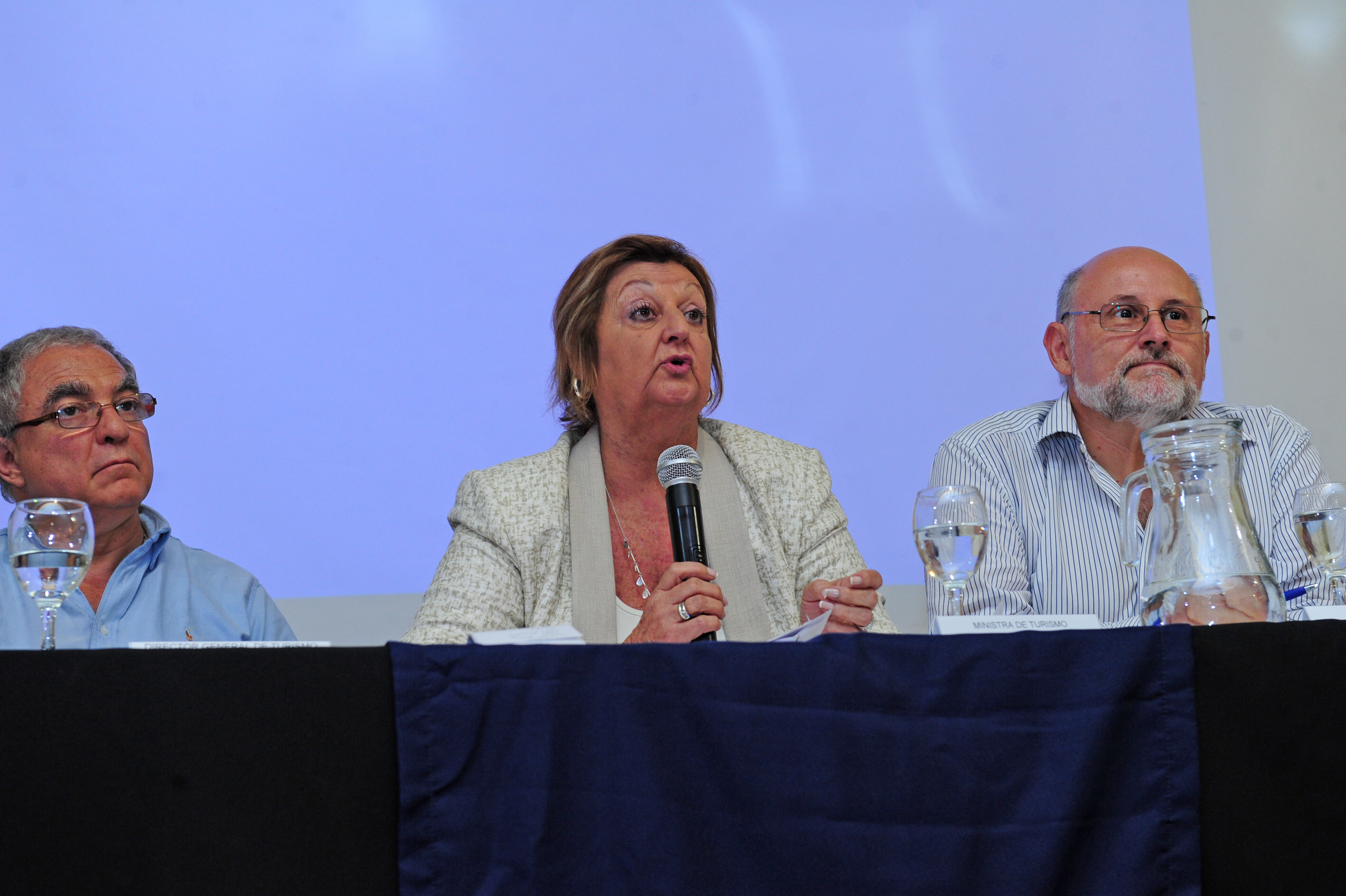 Ministra de Turismo, Liliam Kechichian, haciendo uso de la palabra