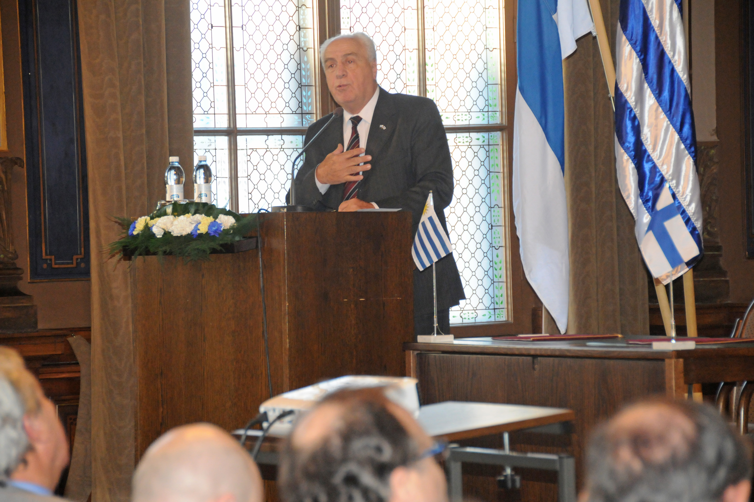Ministro Víctor Rossi durante su exposición