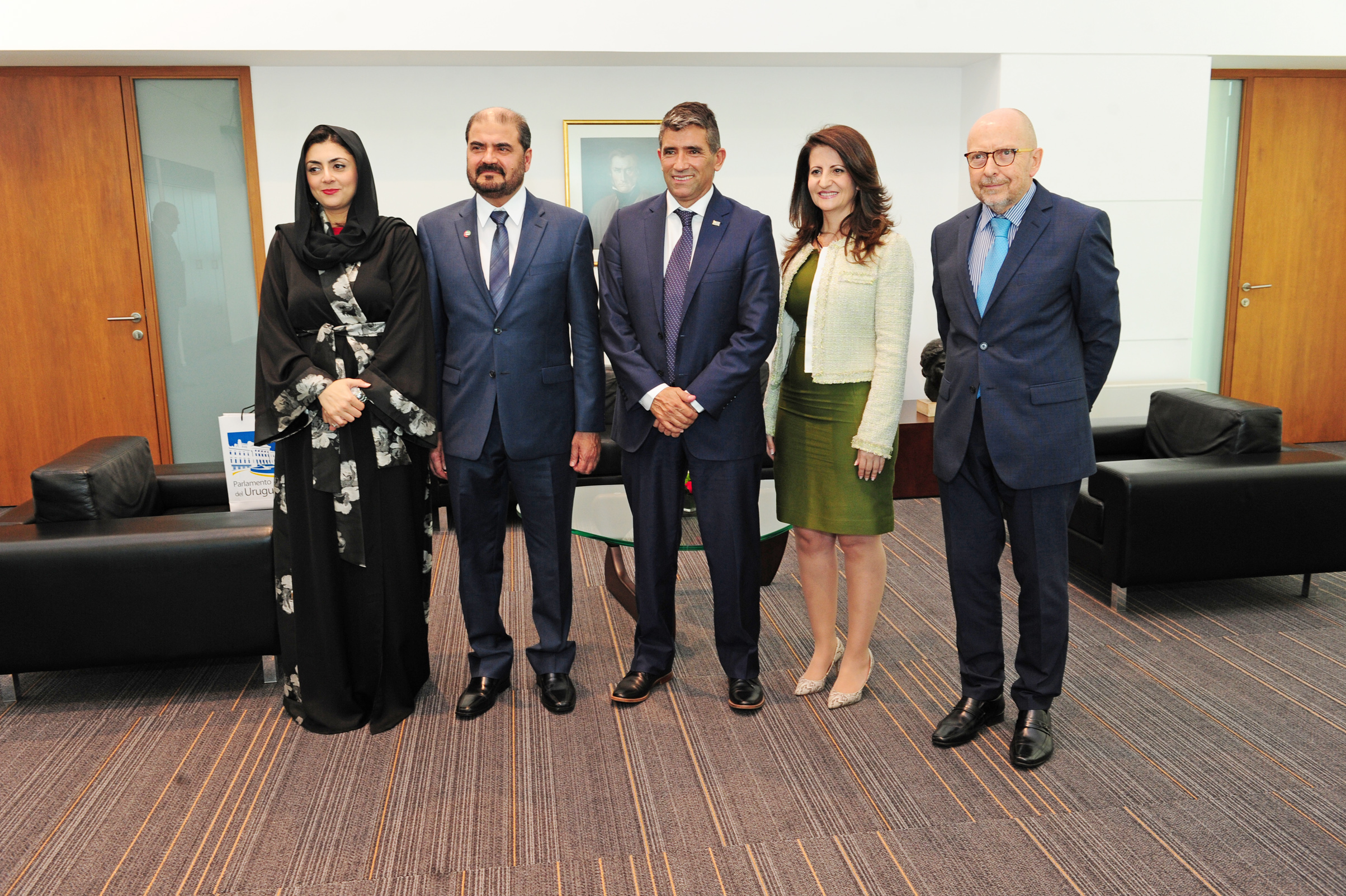 Presidente en ejercicio, Raúl Sendic, recibió a representantes de empresas árabes