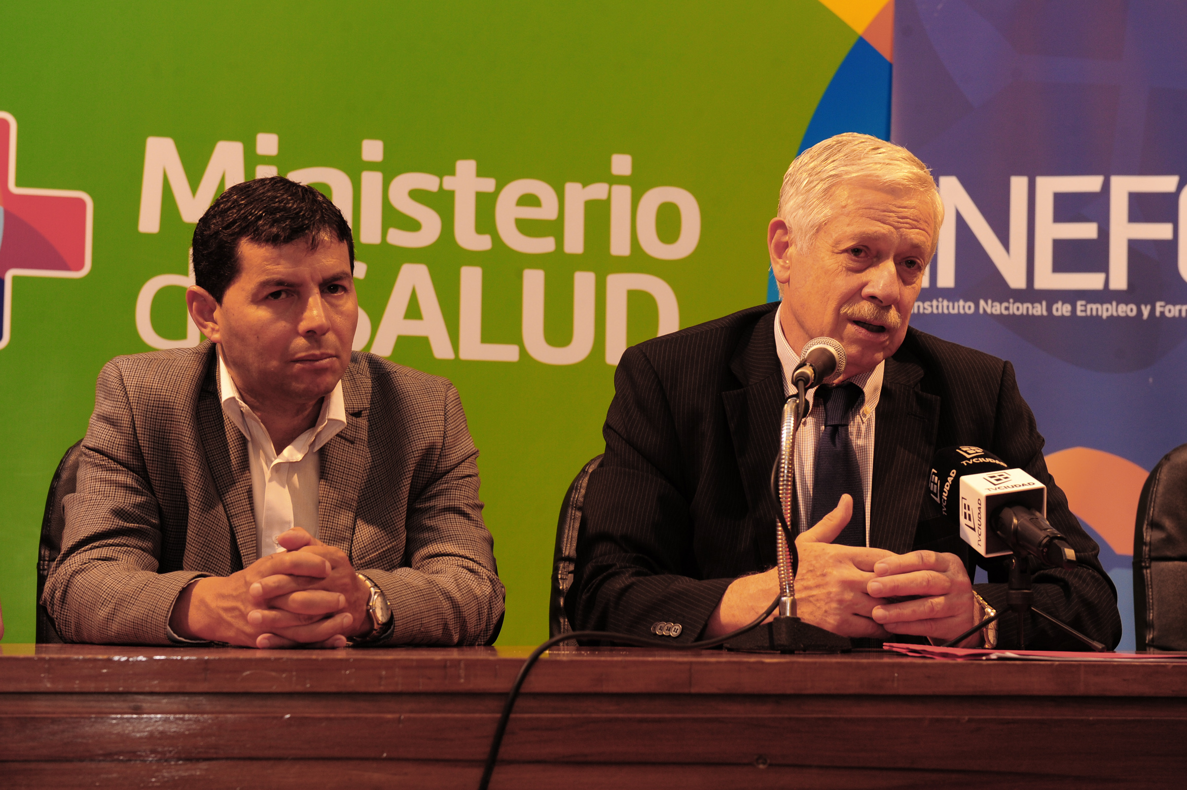 Ministro de Salud Pública, Jorge Basso, dirigiéndose a los presentes