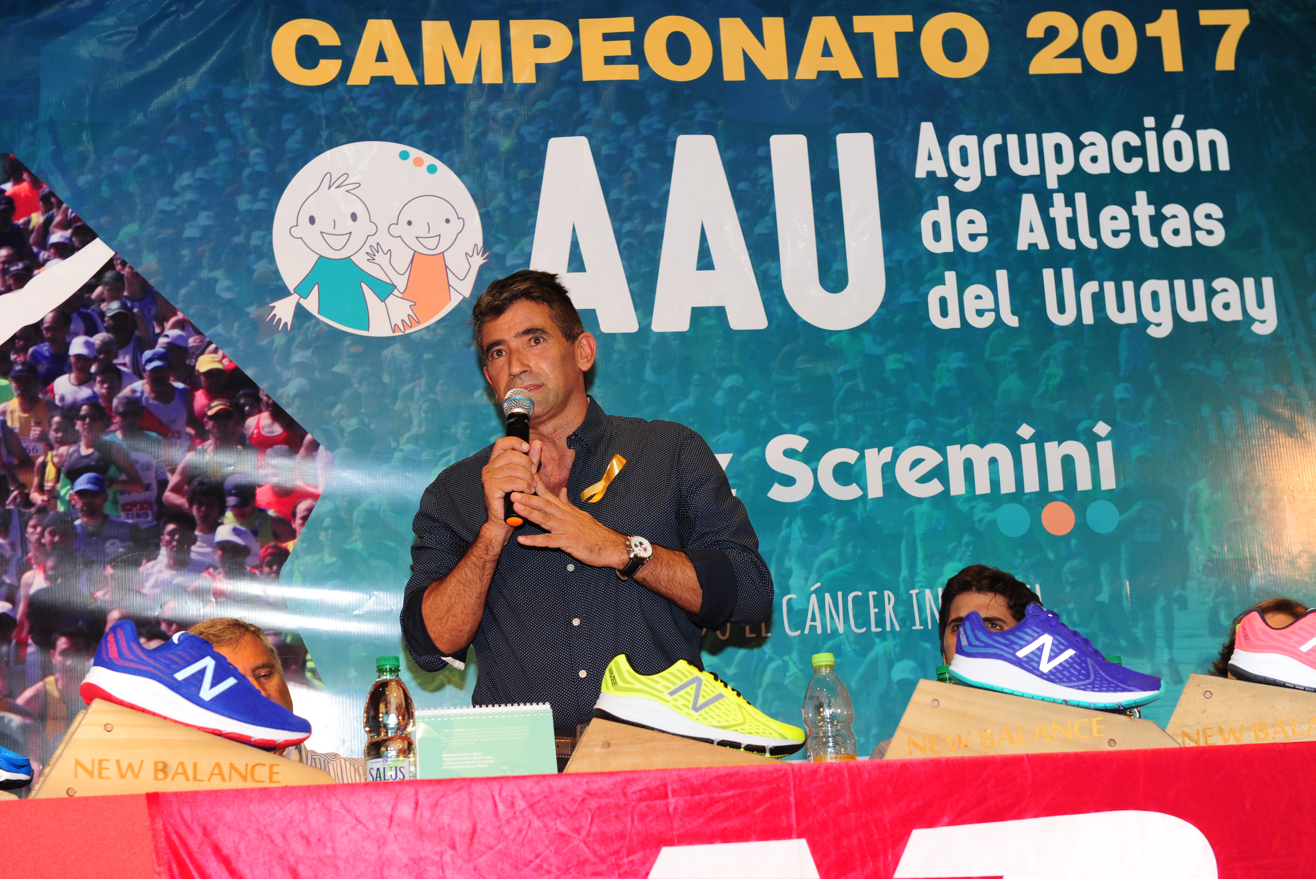 Raúl Sendic en el lanzamiento de actividades de la Agrupación de Atletas del Uruguay